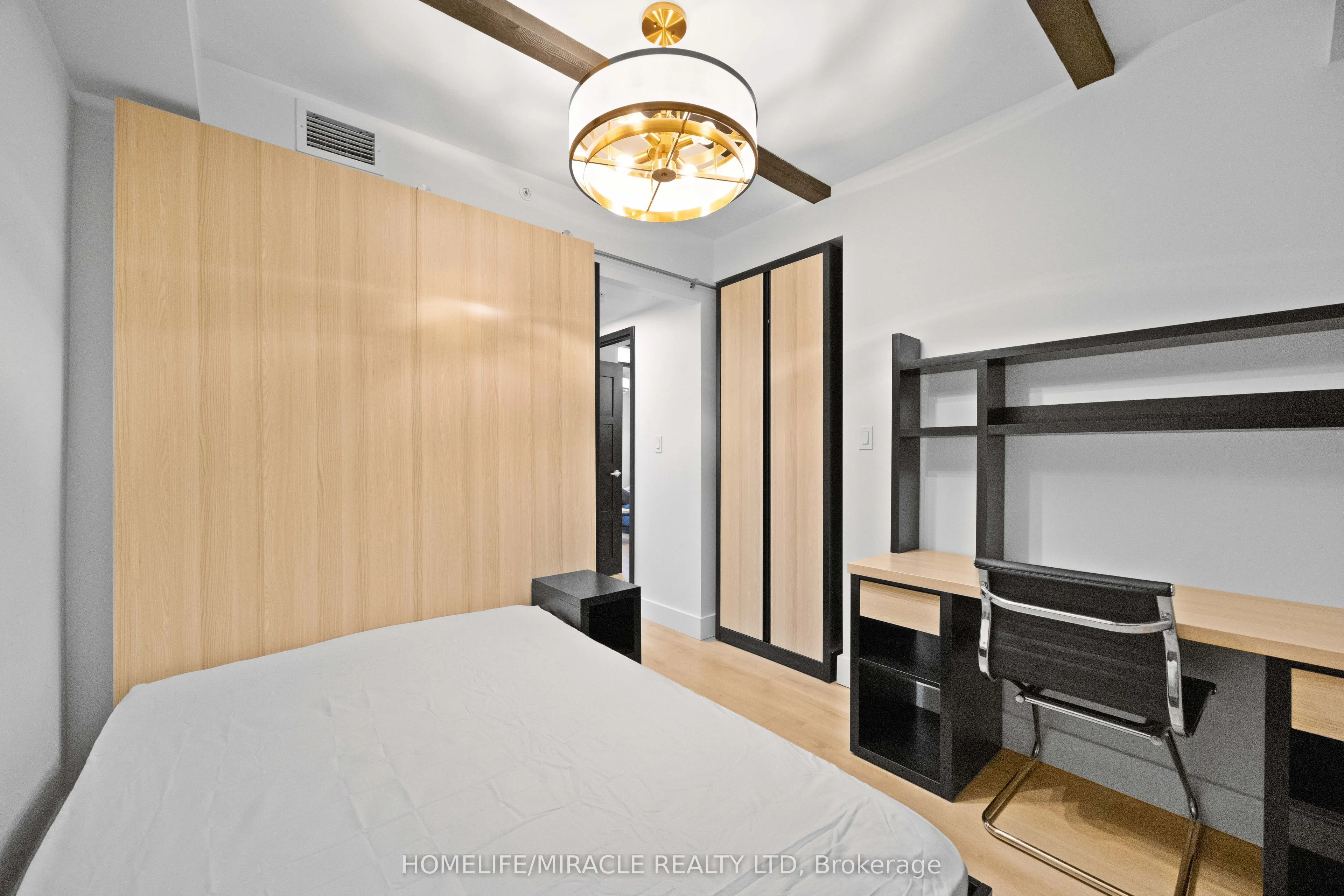145 Columbia Street W, #1711