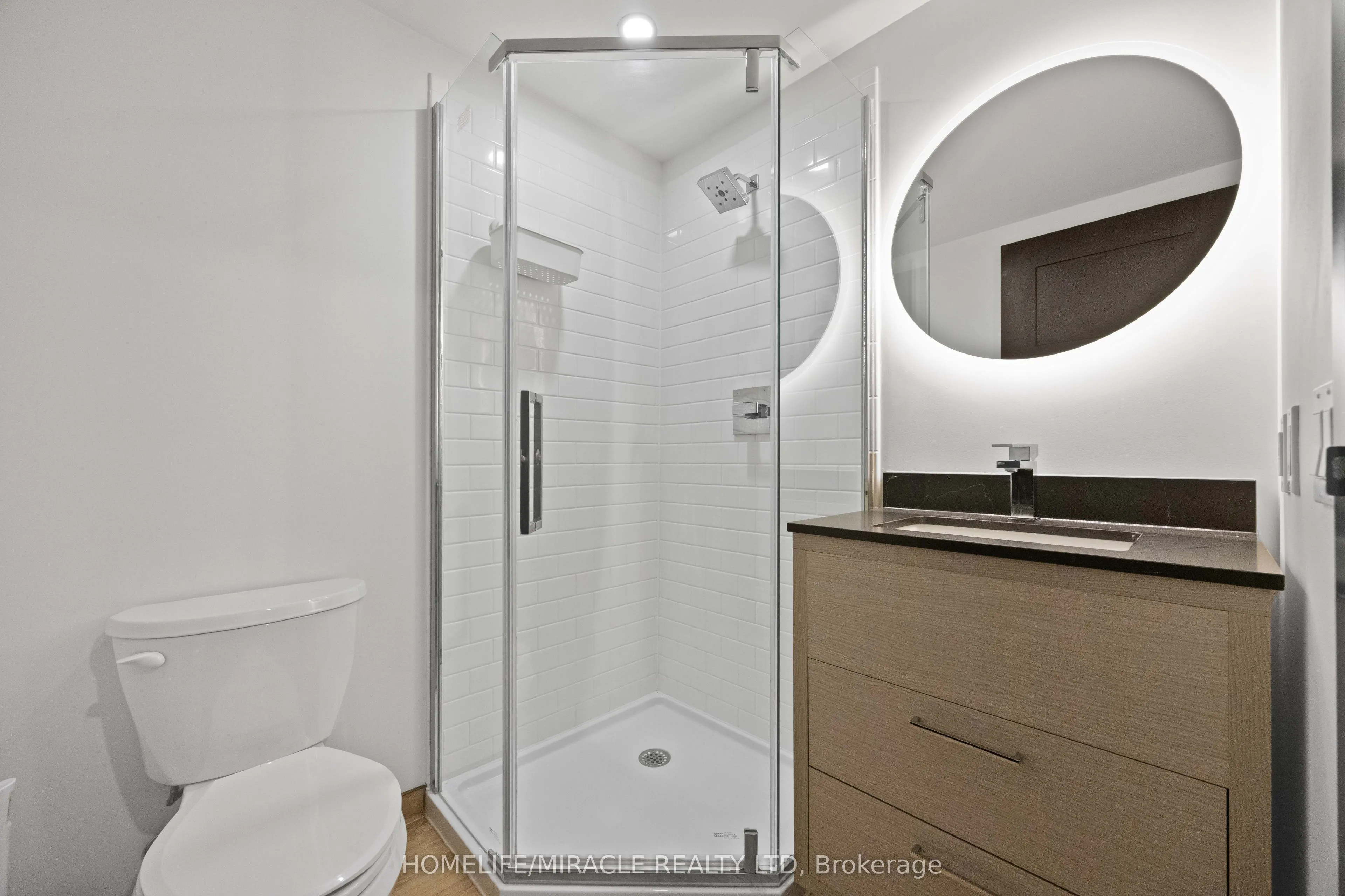 145 Columbia Street W, #1711