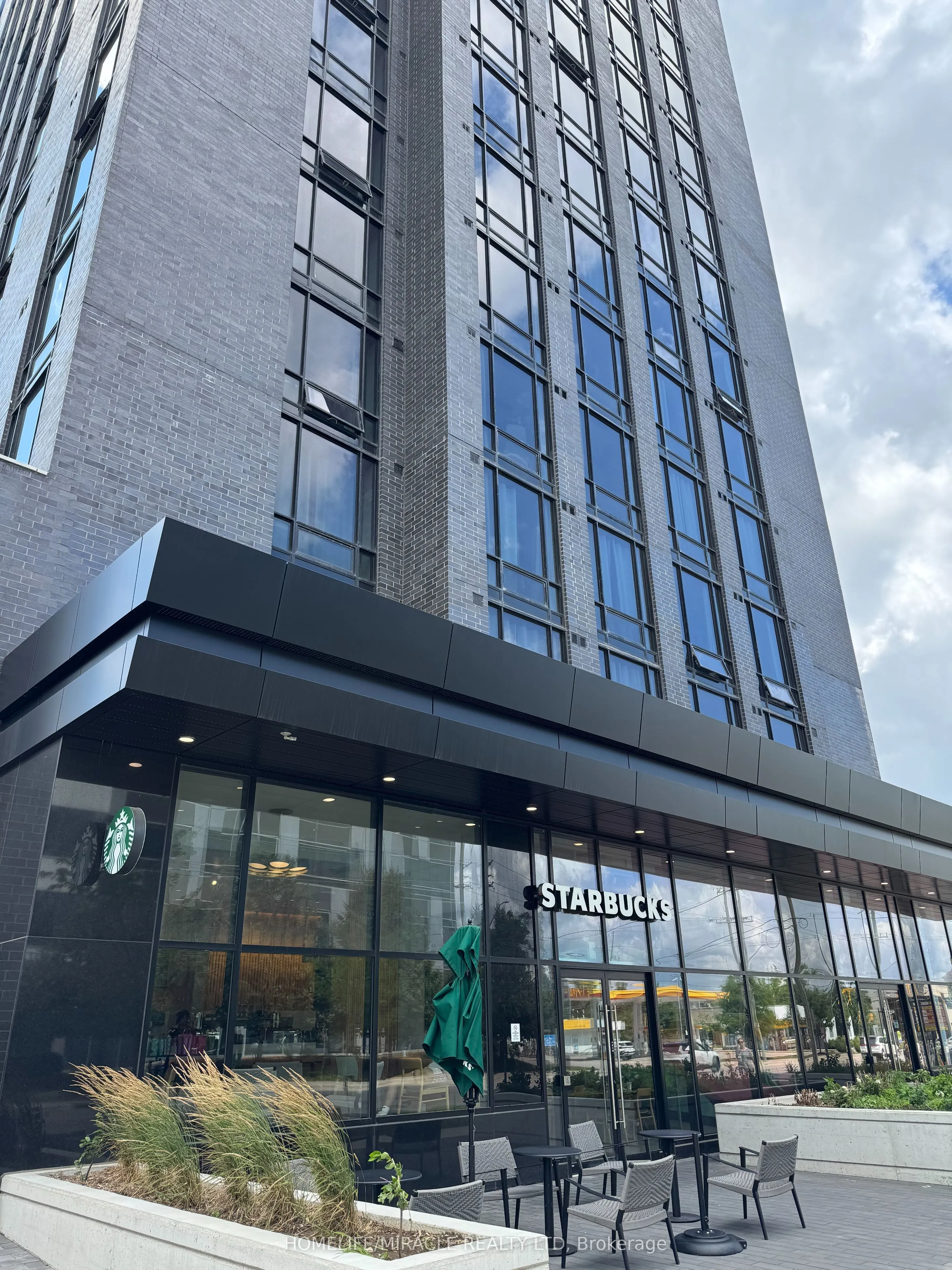 145 Columbia Street W, #1711