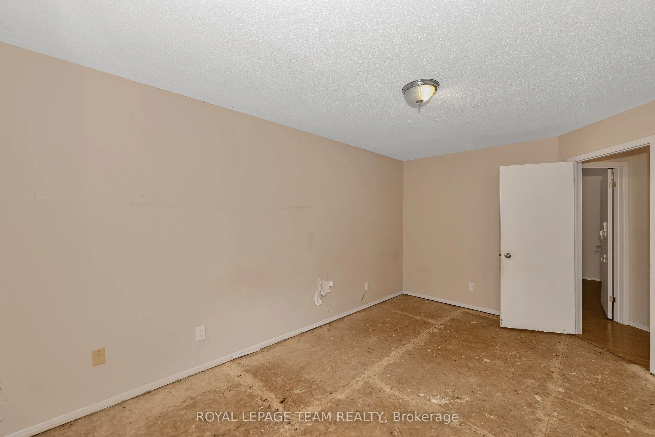 1843 Brousseau Crescent