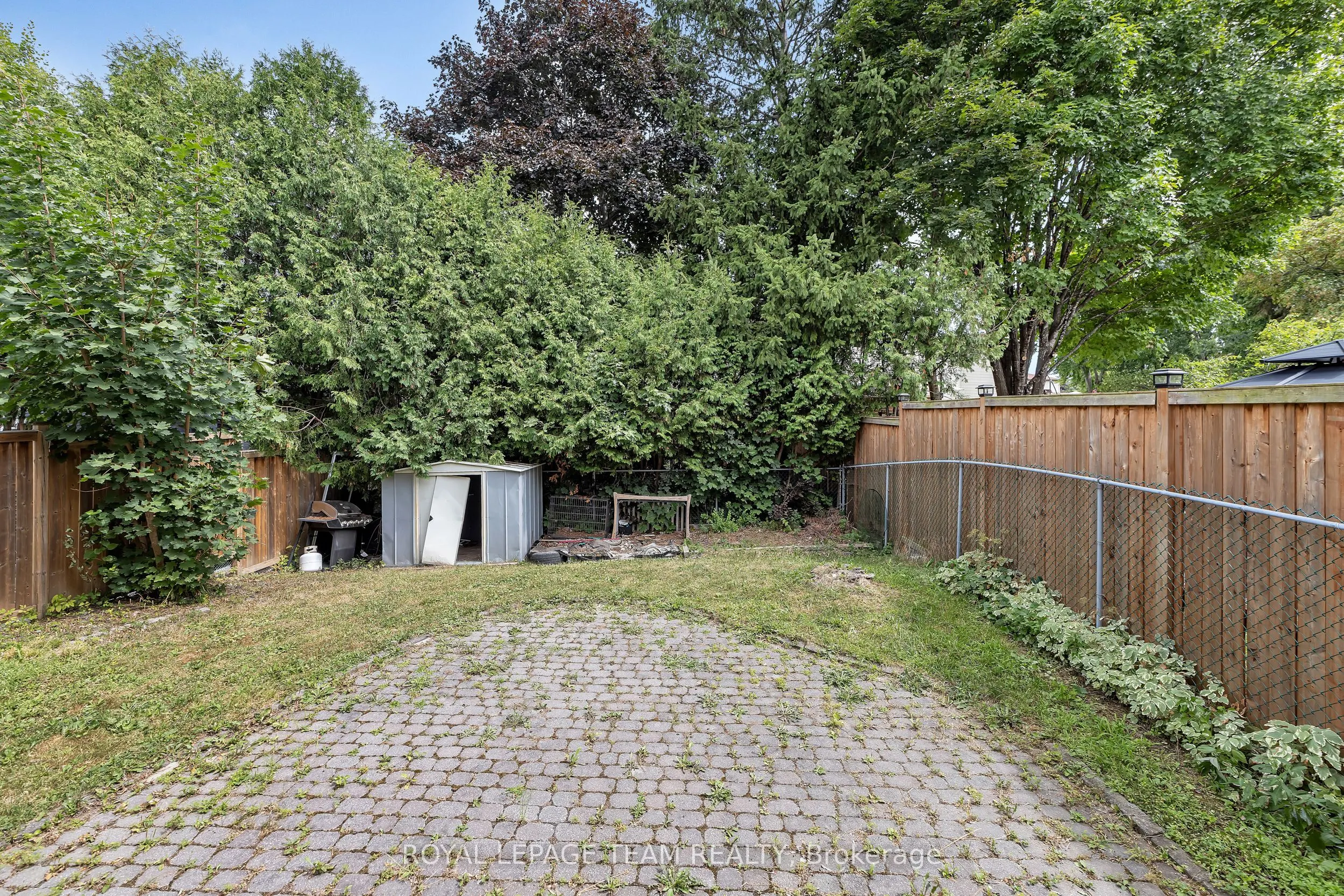 1843 Brousseau Crescent