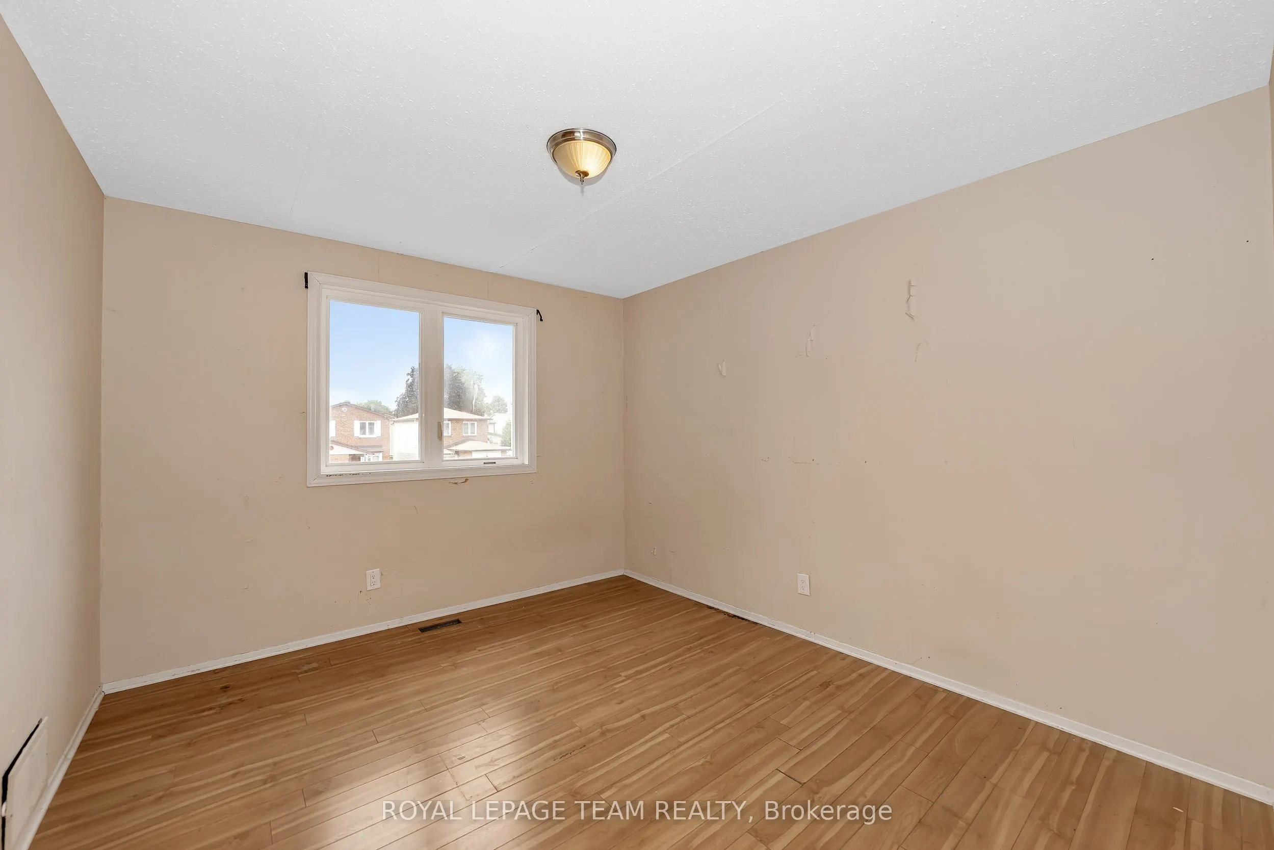 1843 Brousseau Crescent