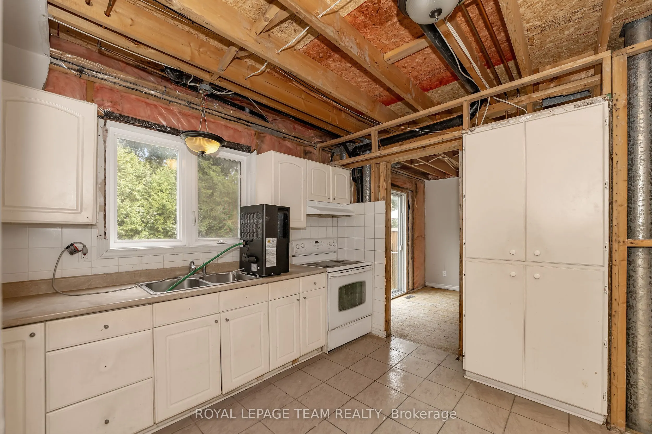 1843 Brousseau Crescent