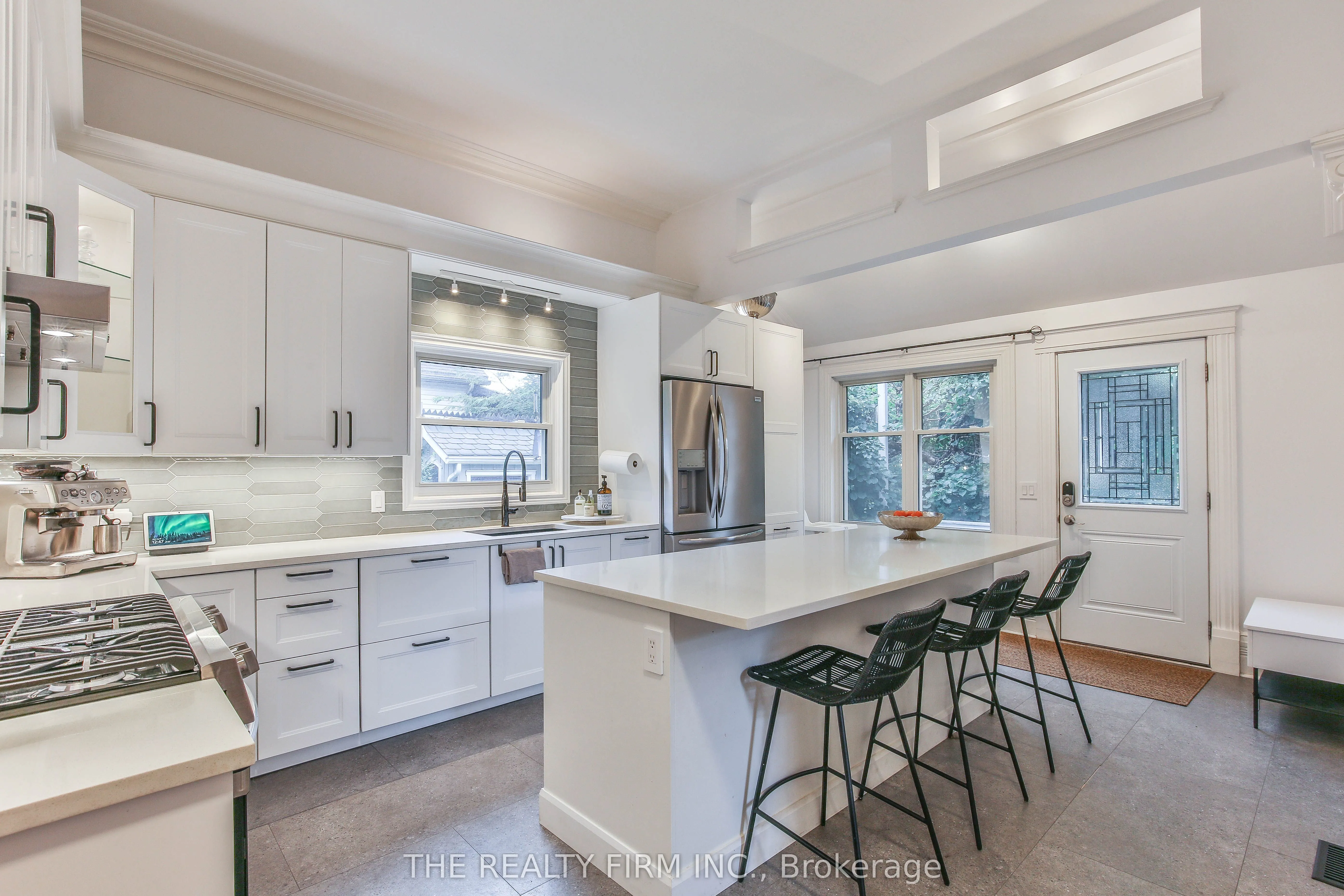 9 East Avenue