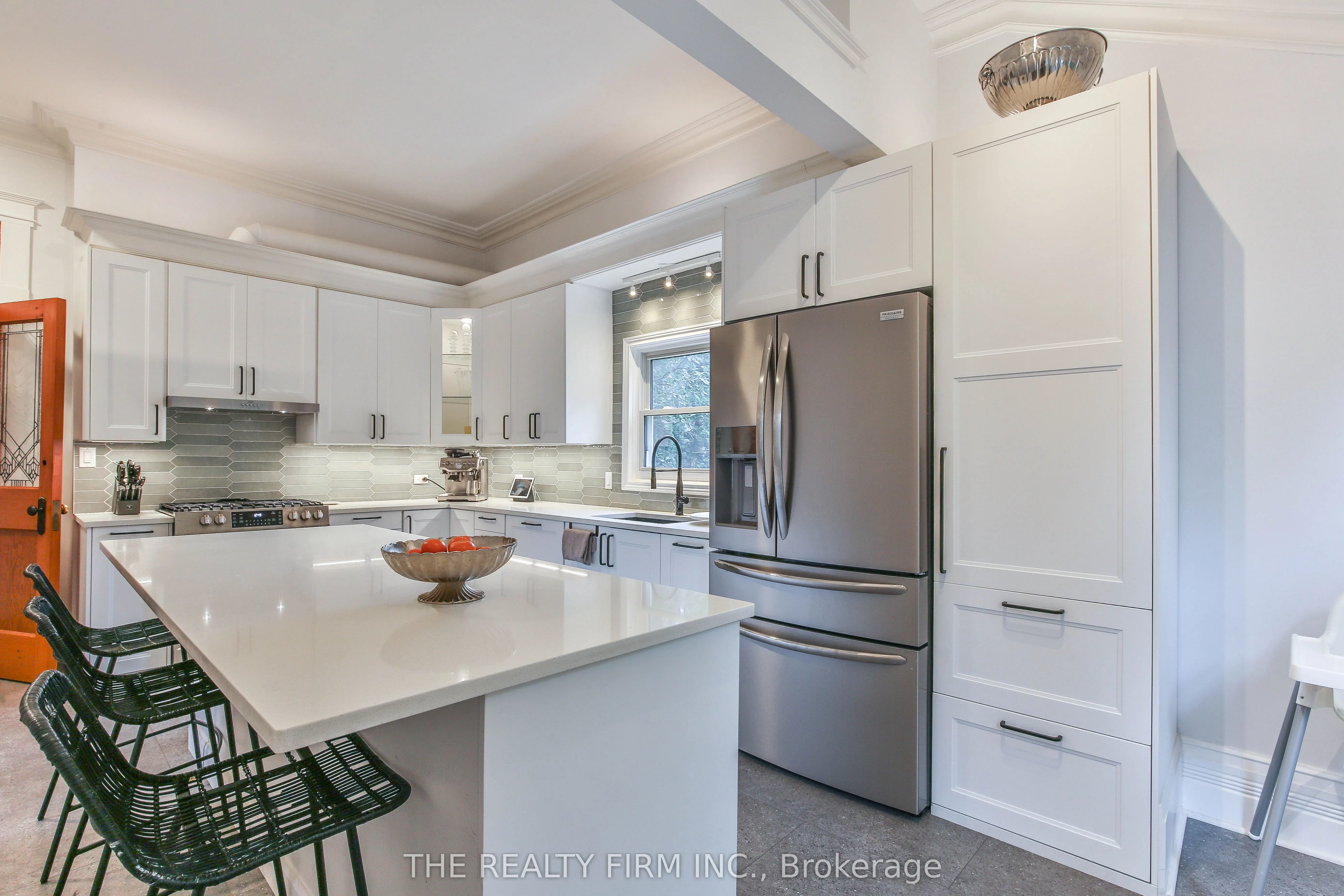 9 East Avenue