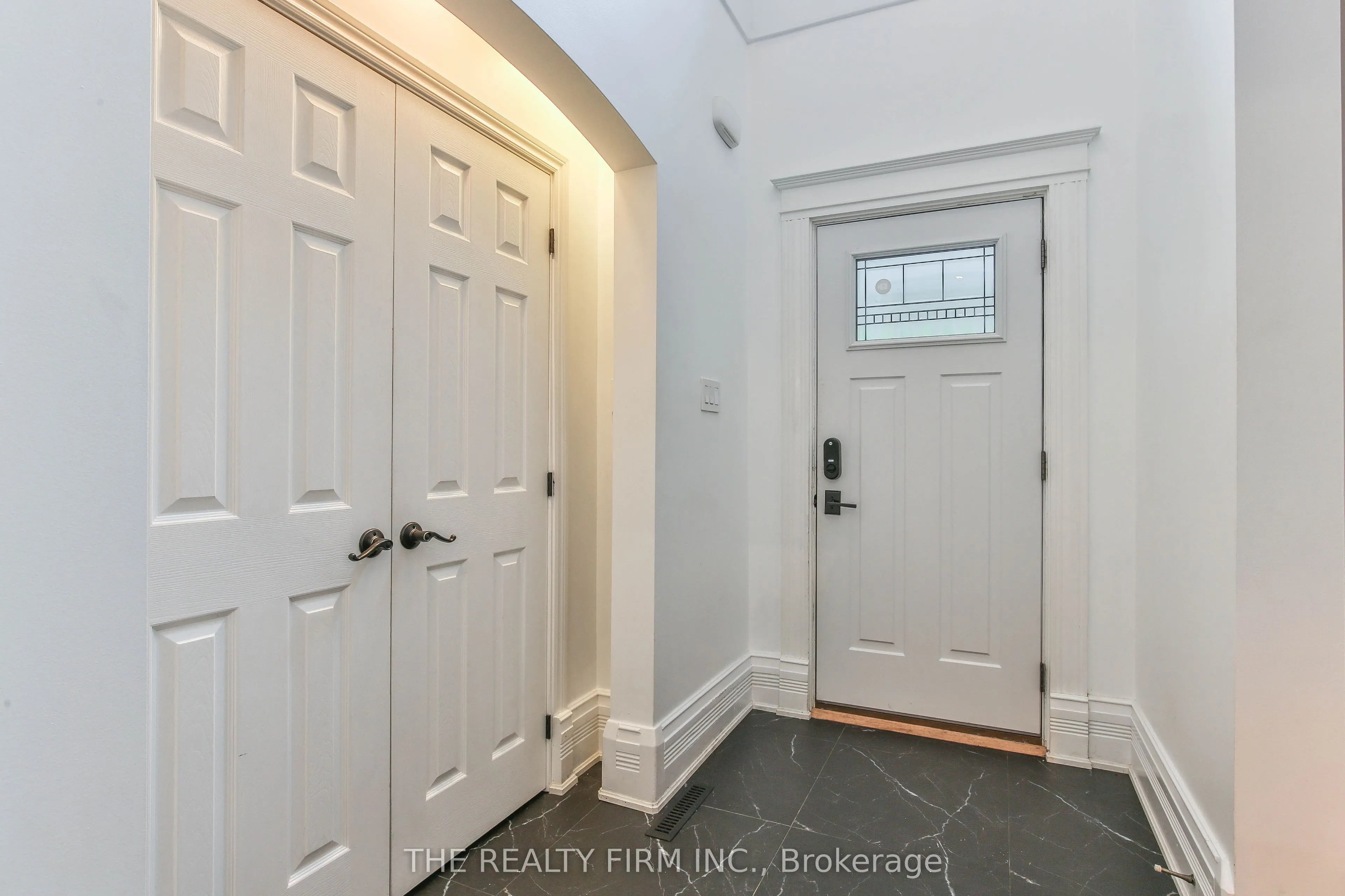 9 East Avenue