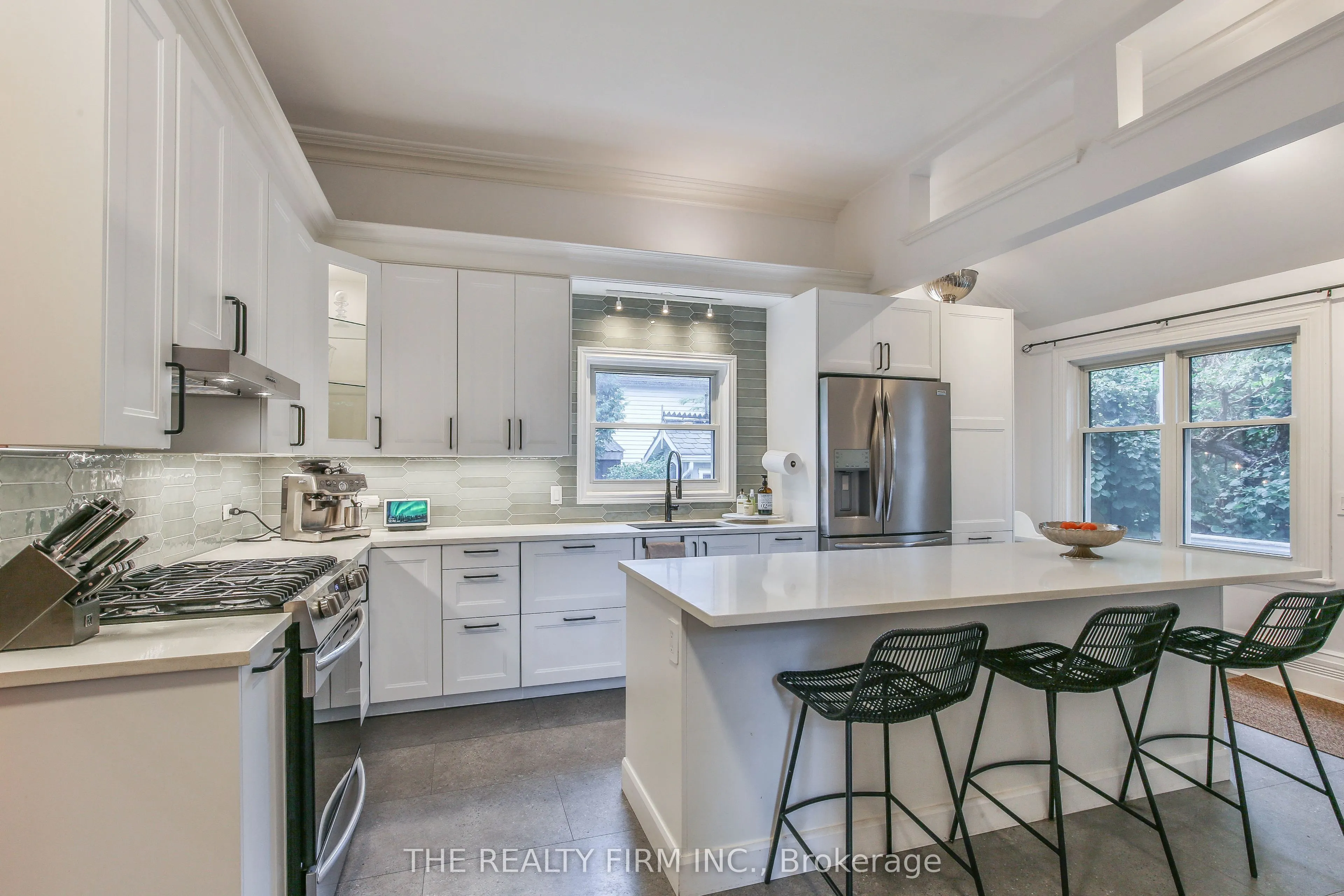 9 East Avenue