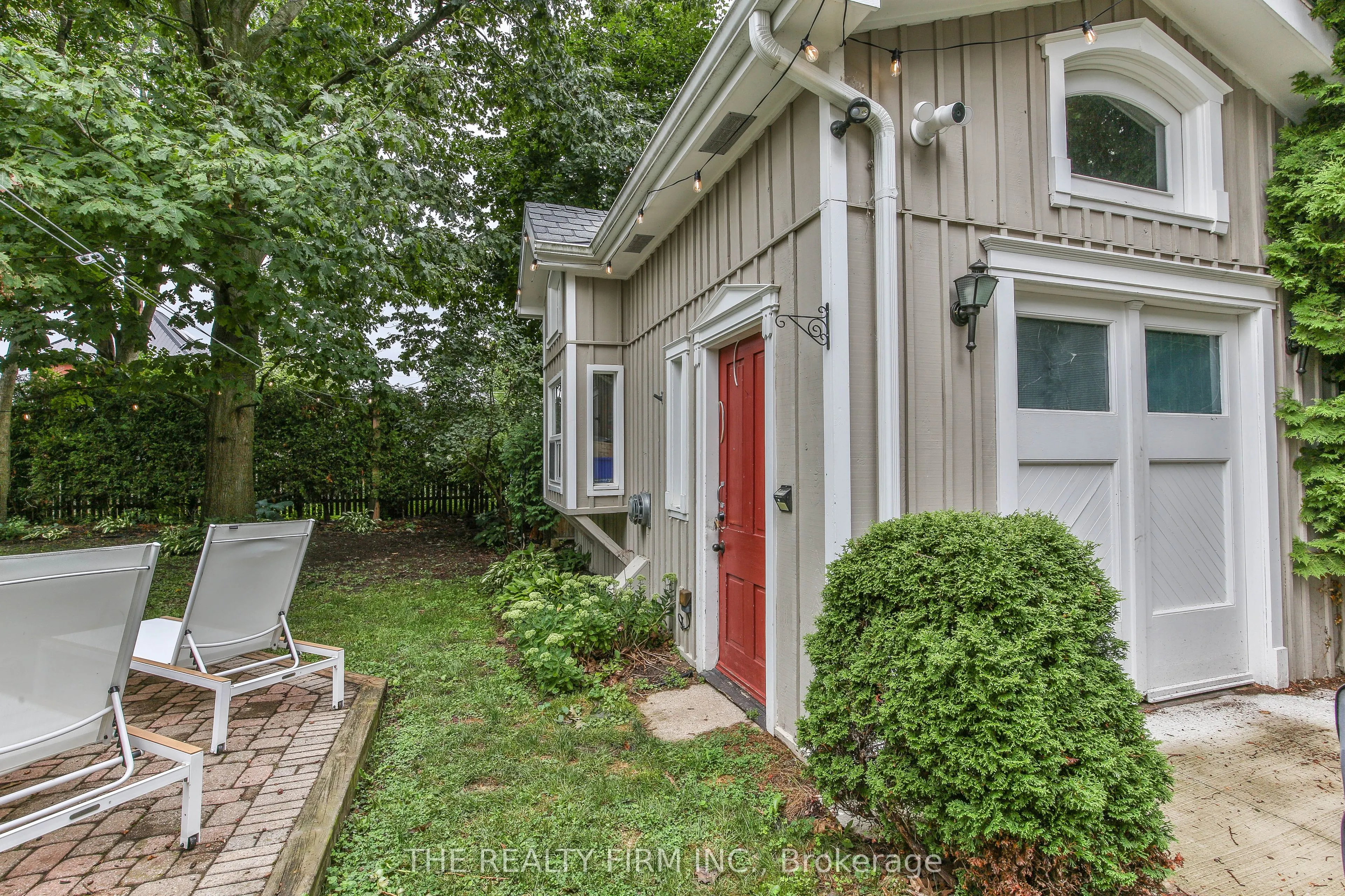 9 East Avenue