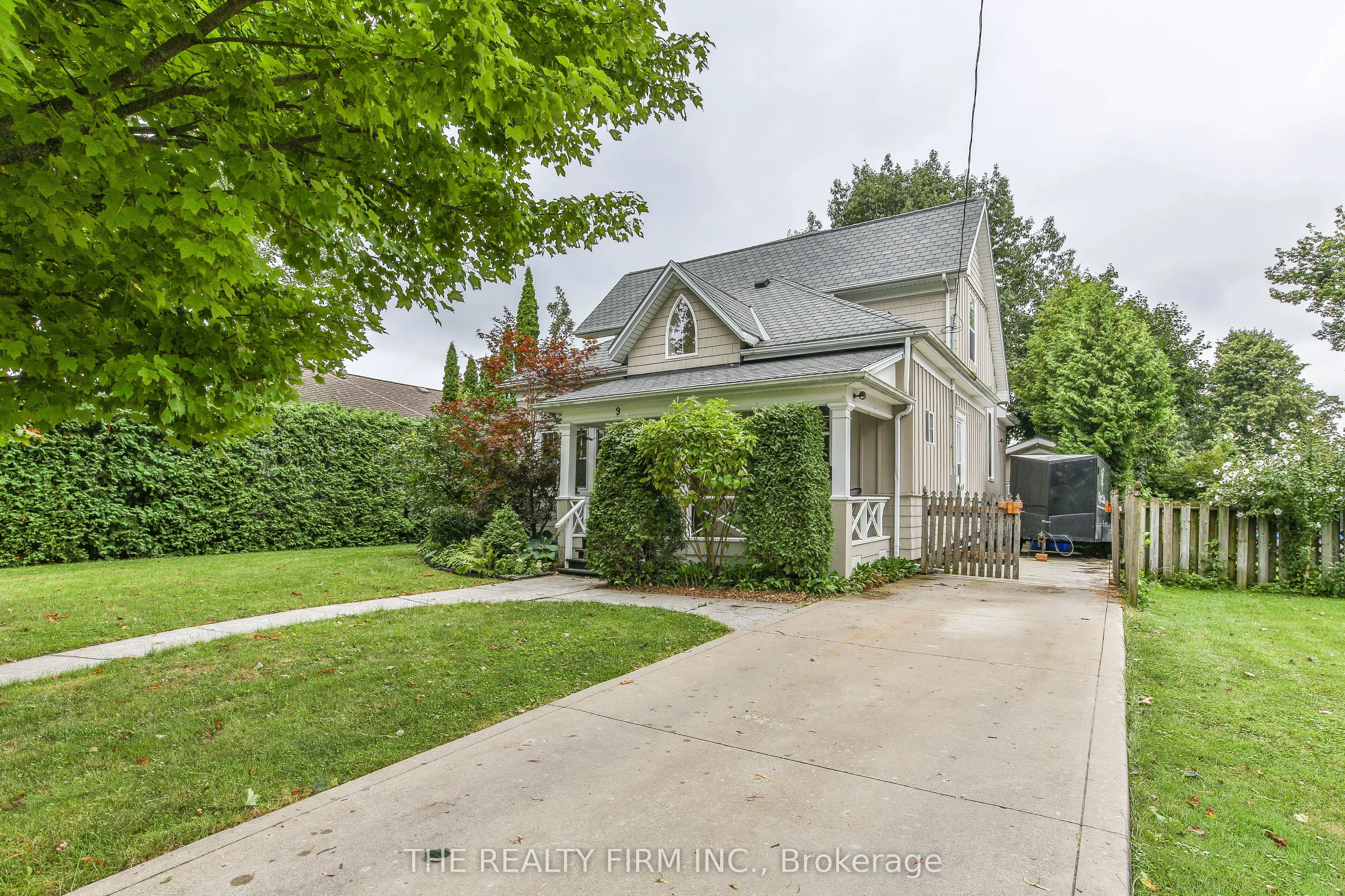 9 East Avenue