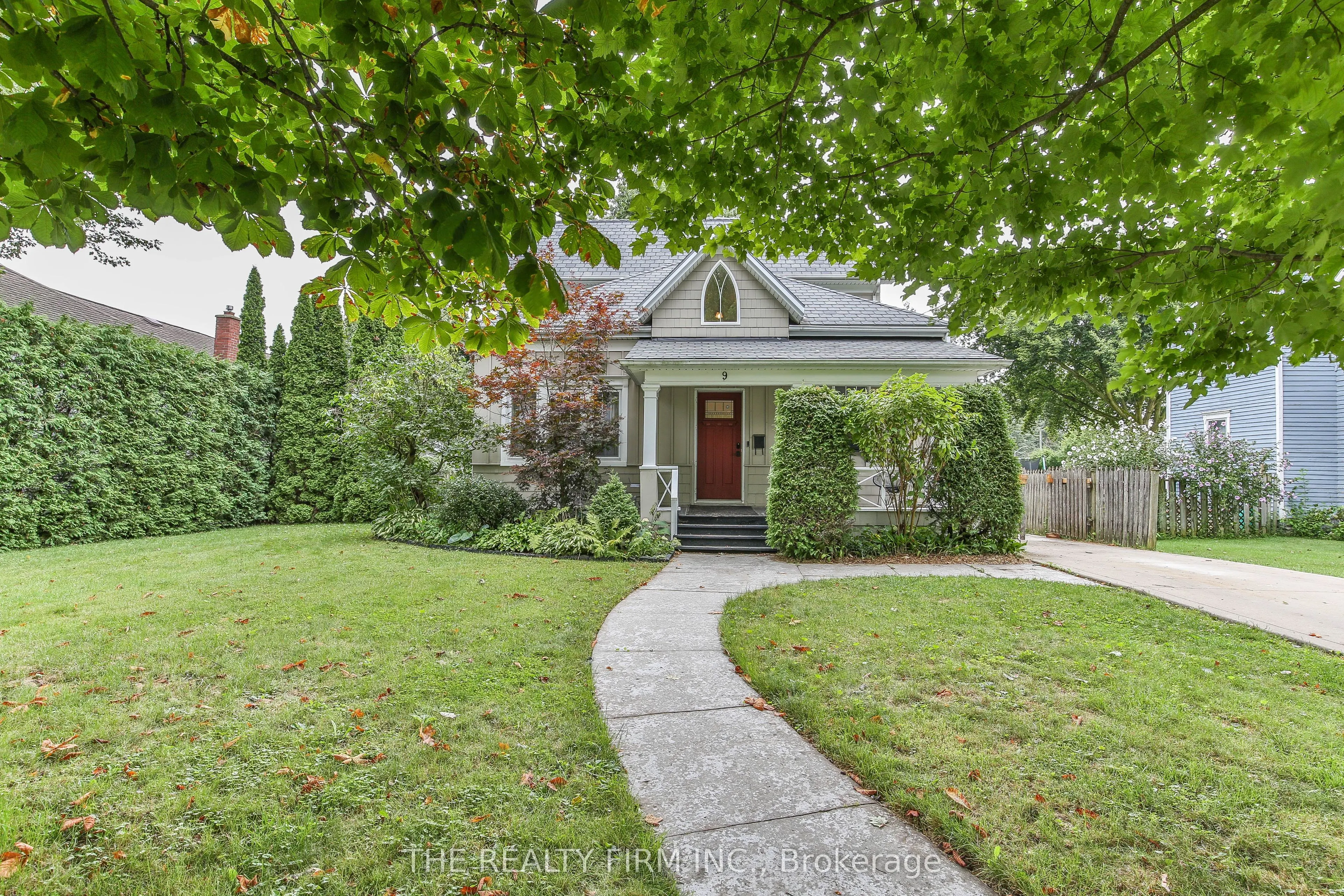 9 East Avenue
