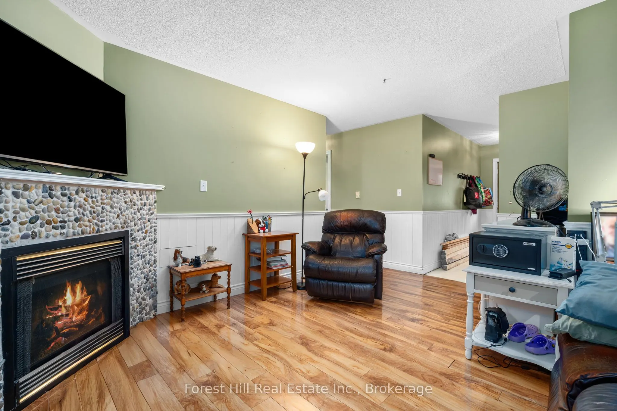 12 Crestview Drive