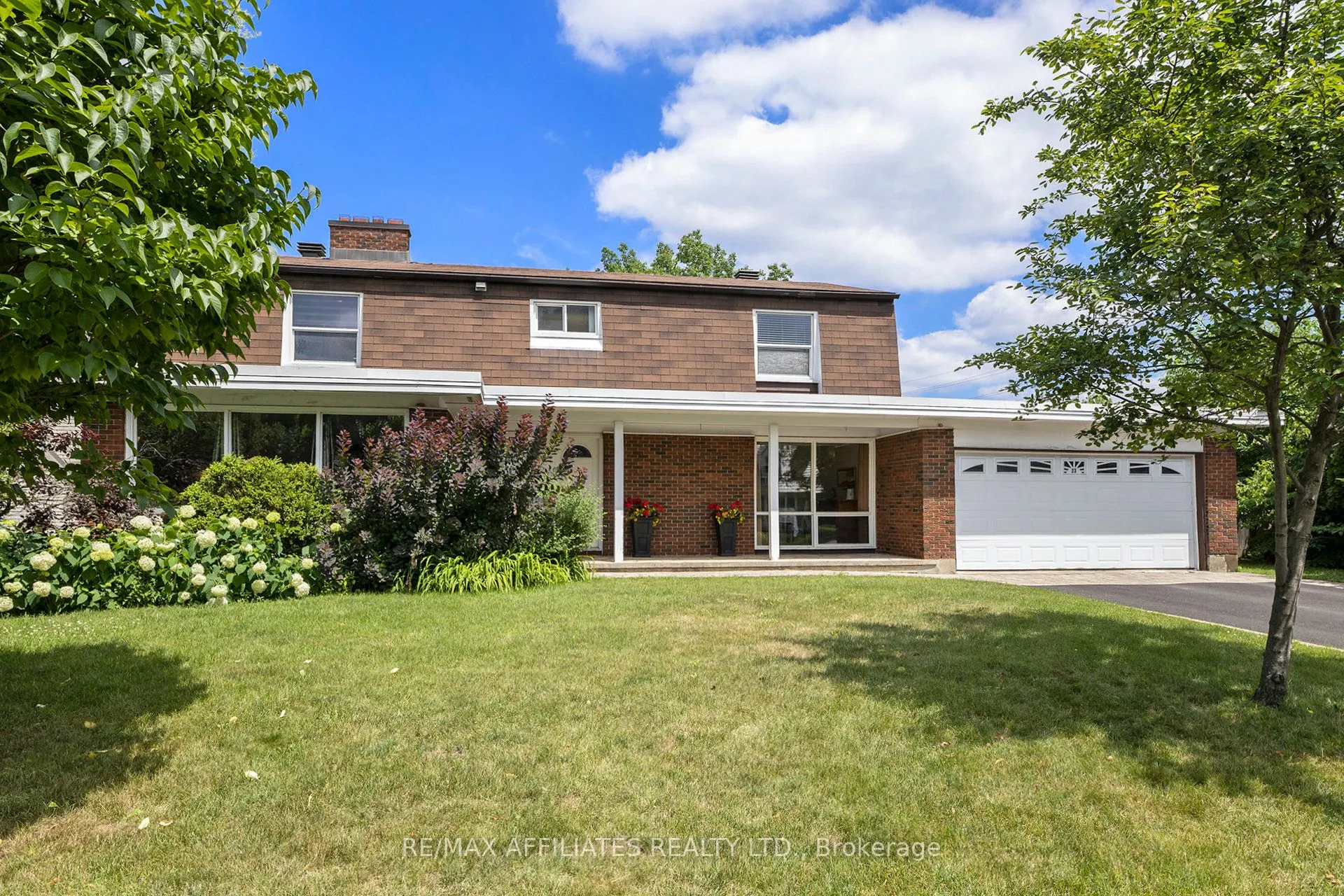 23 SIOUX Crescent