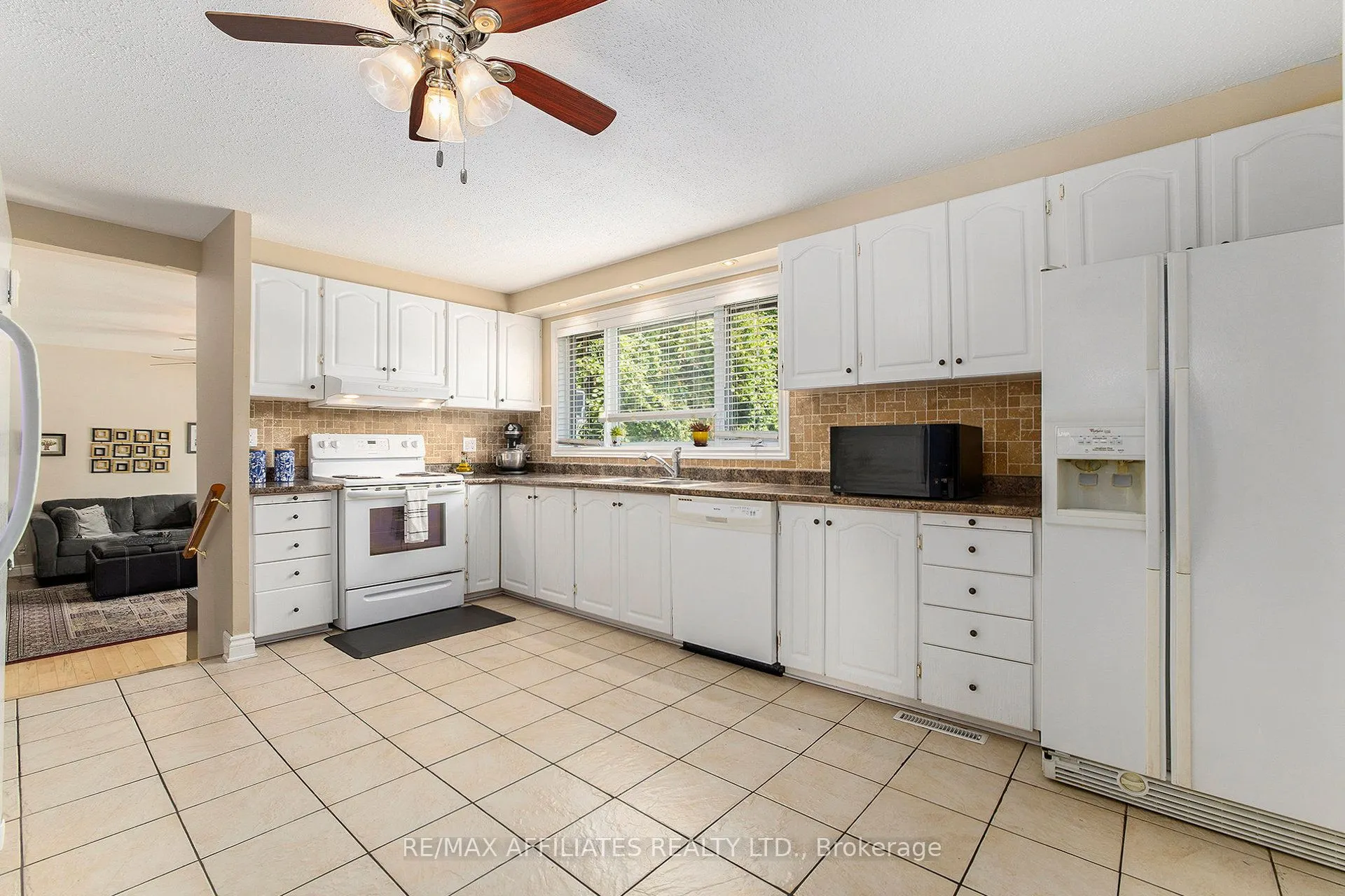 23 SIOUX Crescent