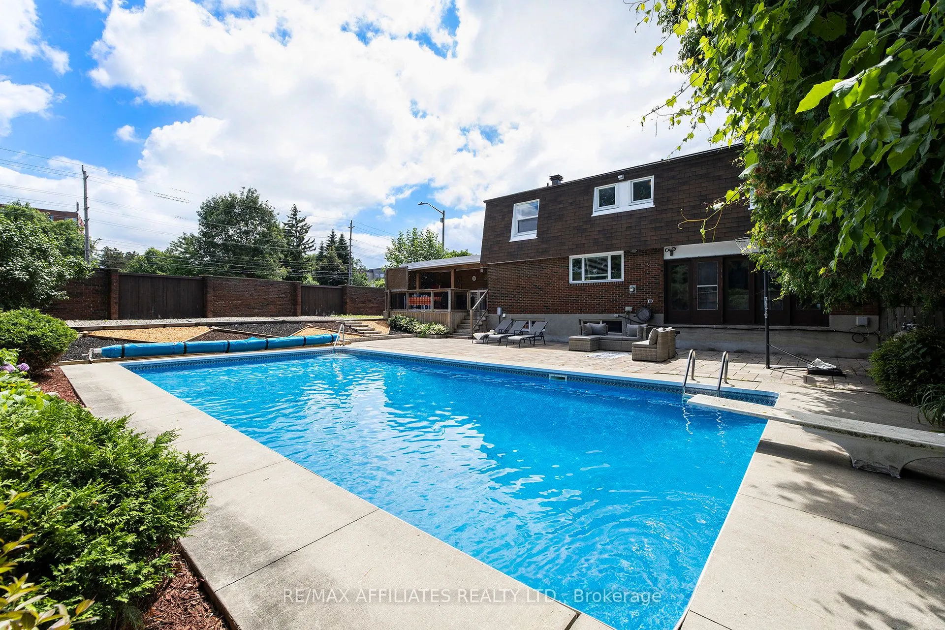 23 SIOUX Crescent