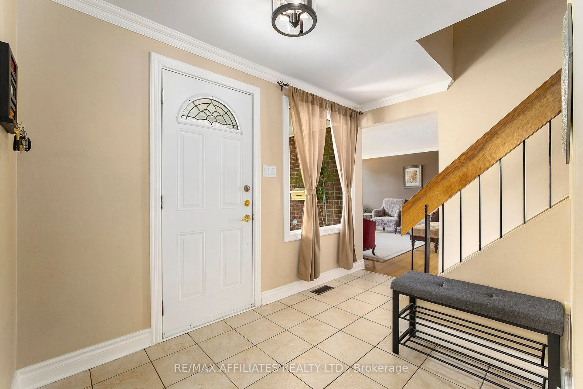 23 SIOUX Crescent