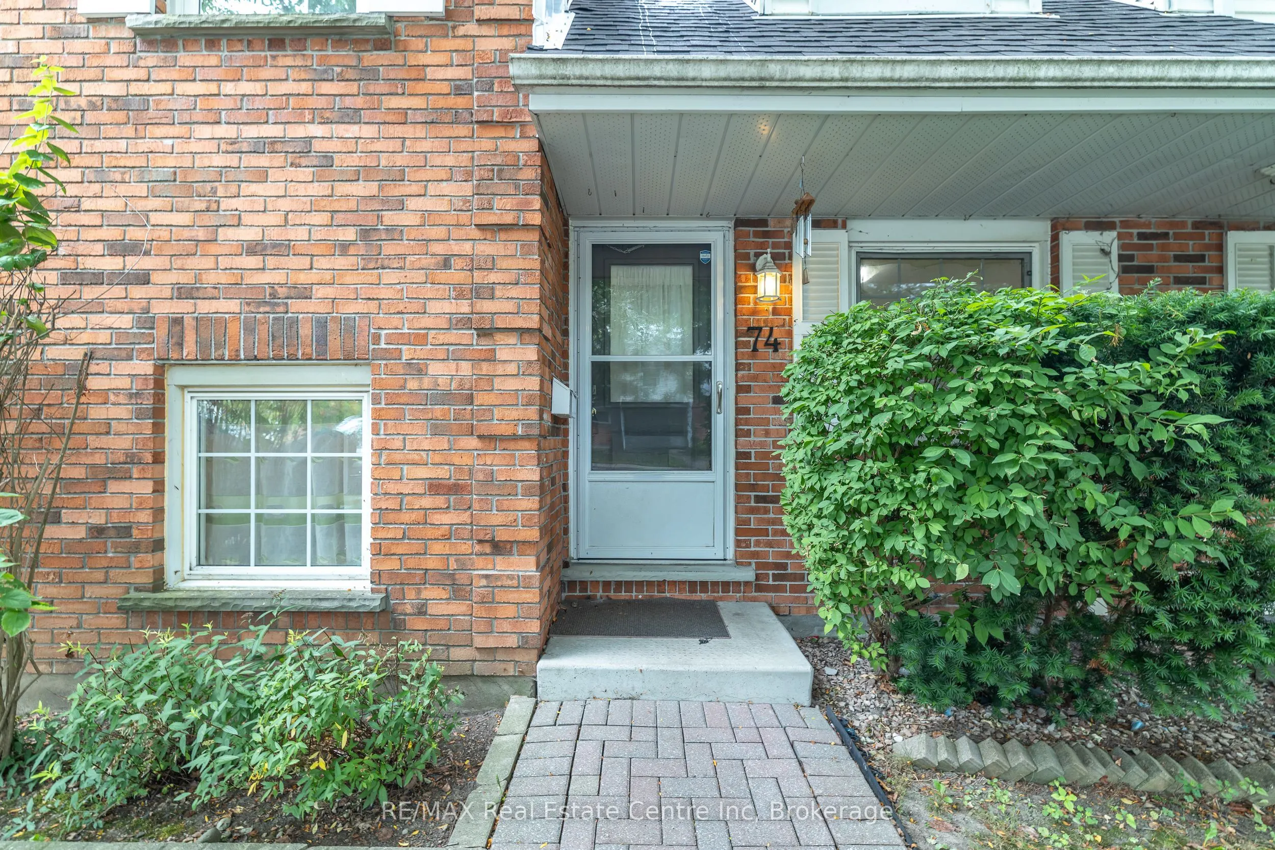 129 Victoria Road N, #74