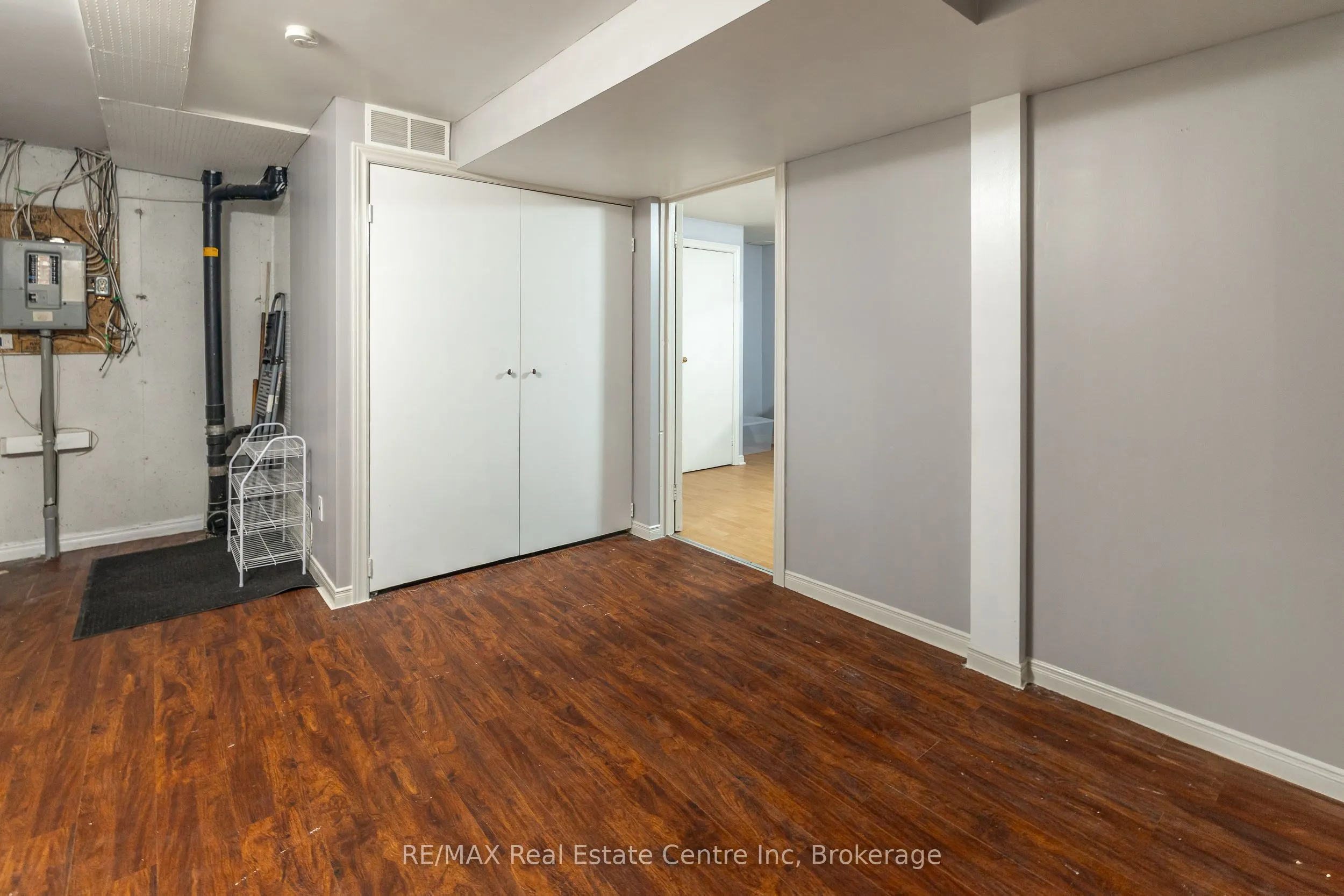 129 Victoria Road N, #74