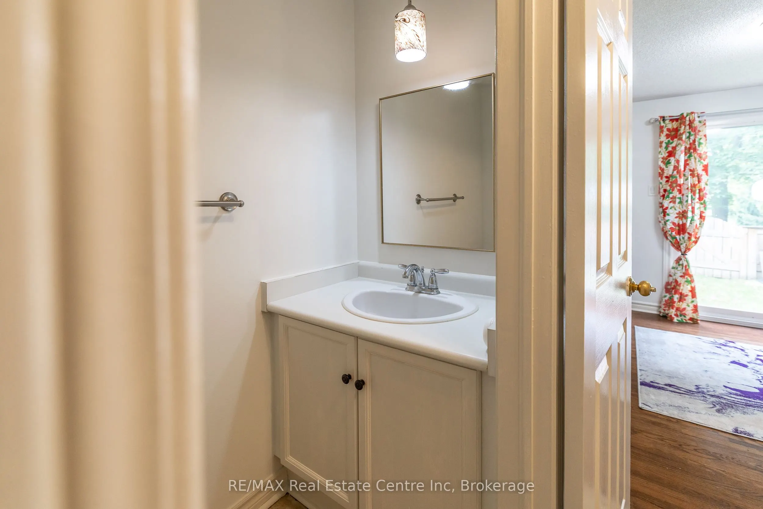 129 Victoria Road N, #74