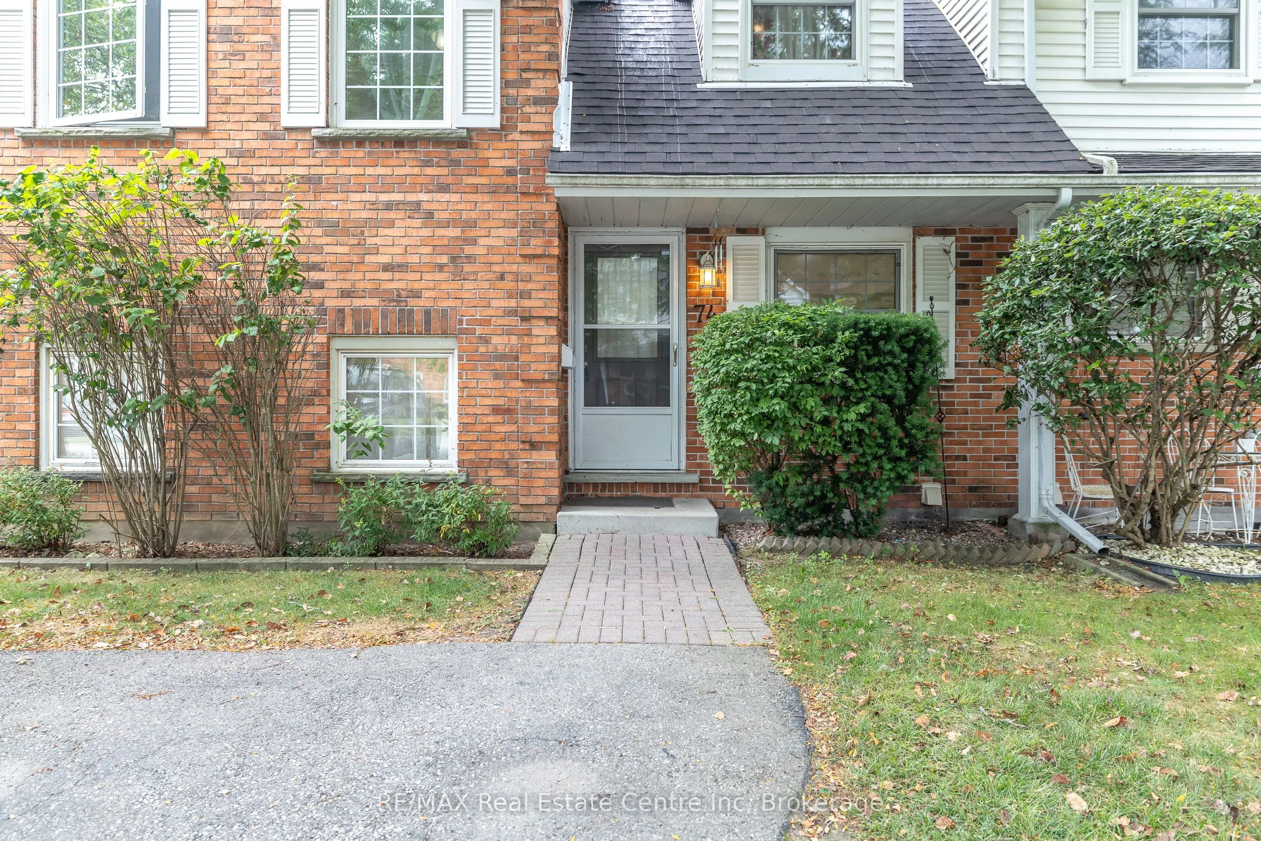 129 Victoria Road N, #74