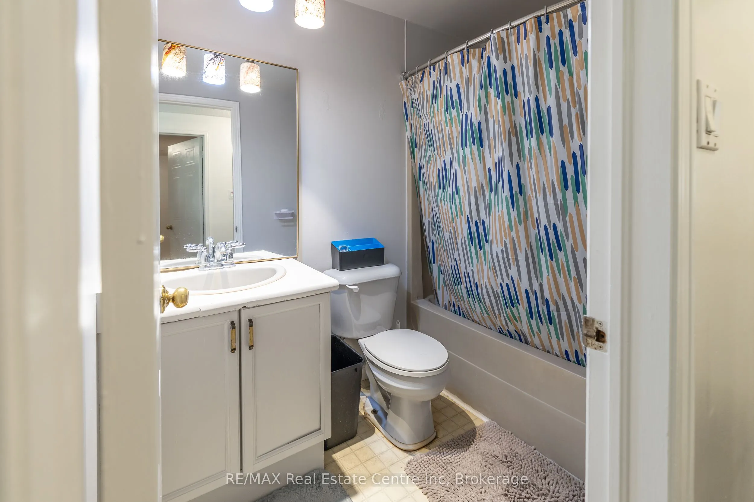 129 Victoria Road N, #74