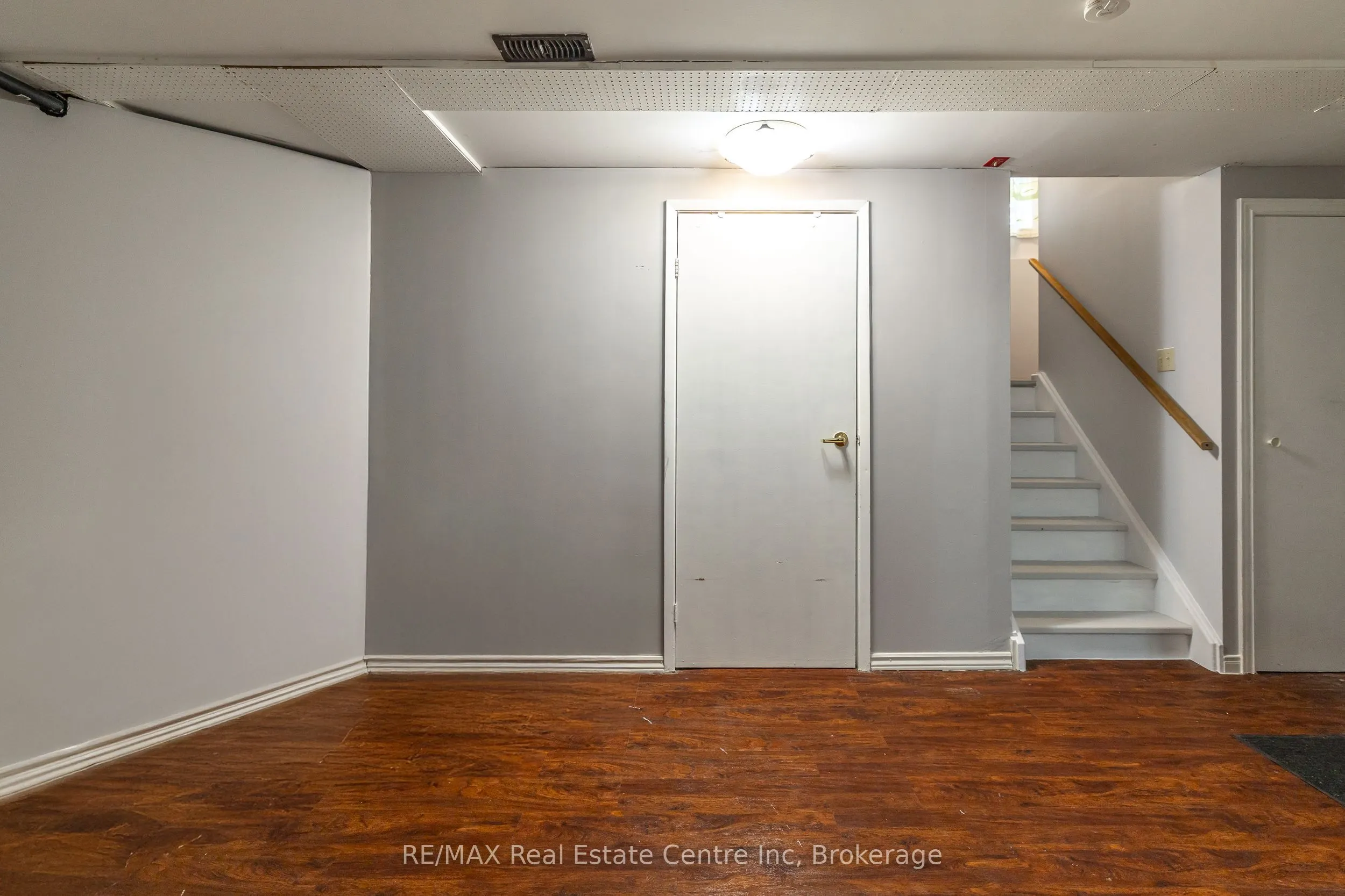 129 Victoria Road N, #74