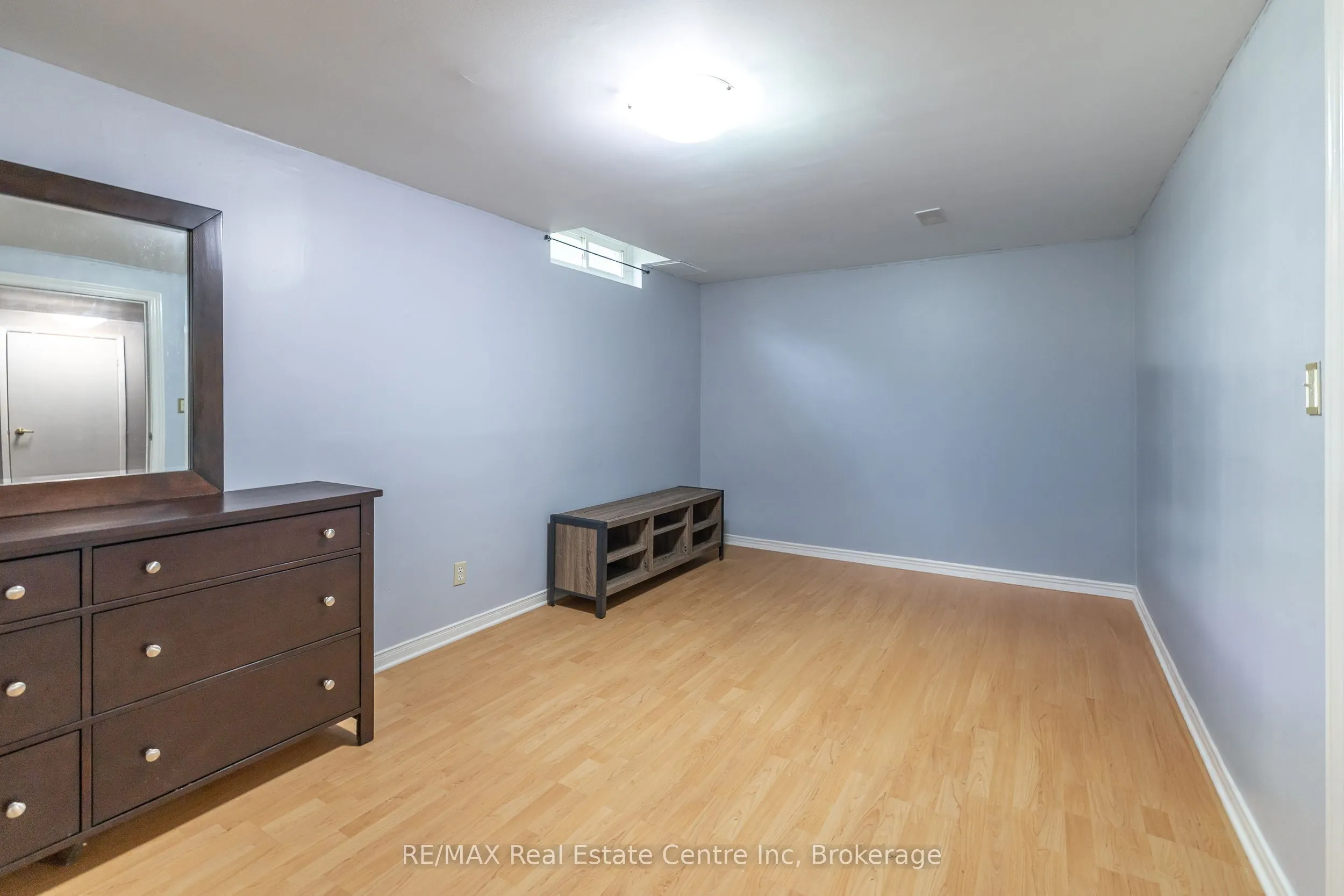 129 Victoria Road N, #74