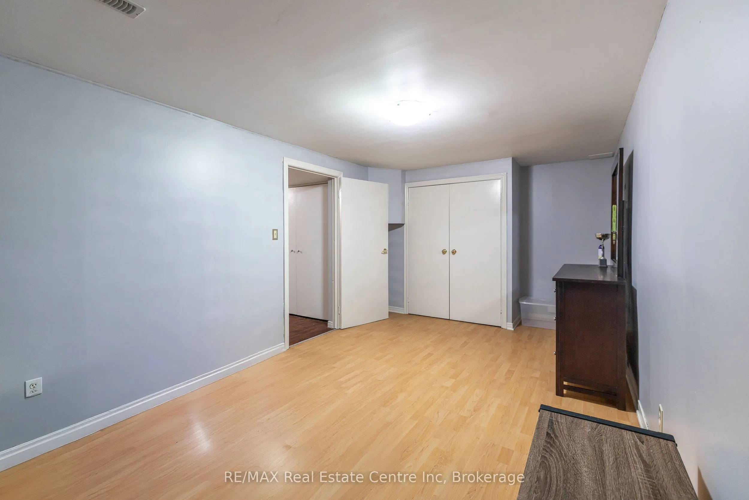 129 Victoria Road N, #74