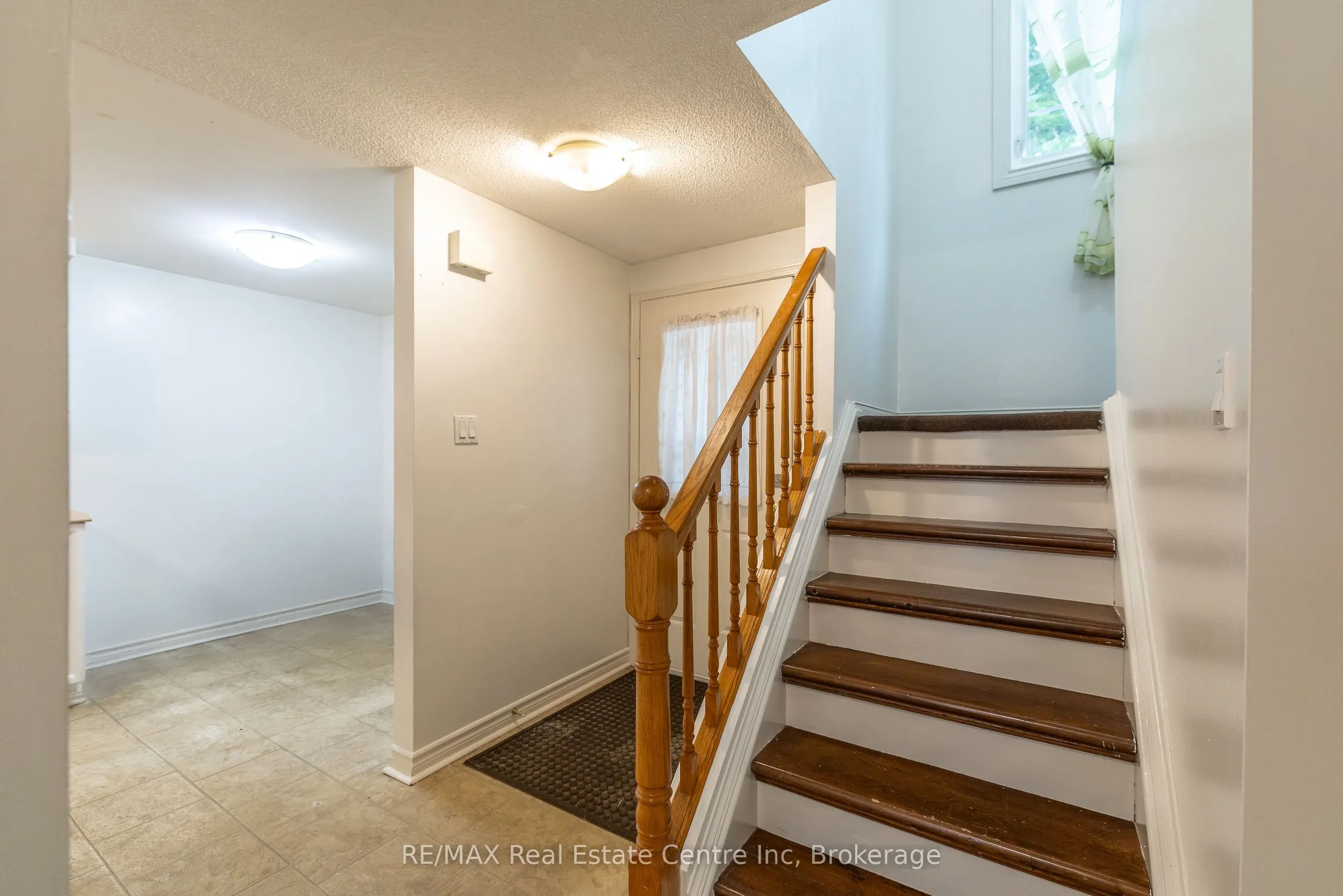 129 Victoria Road N, #74