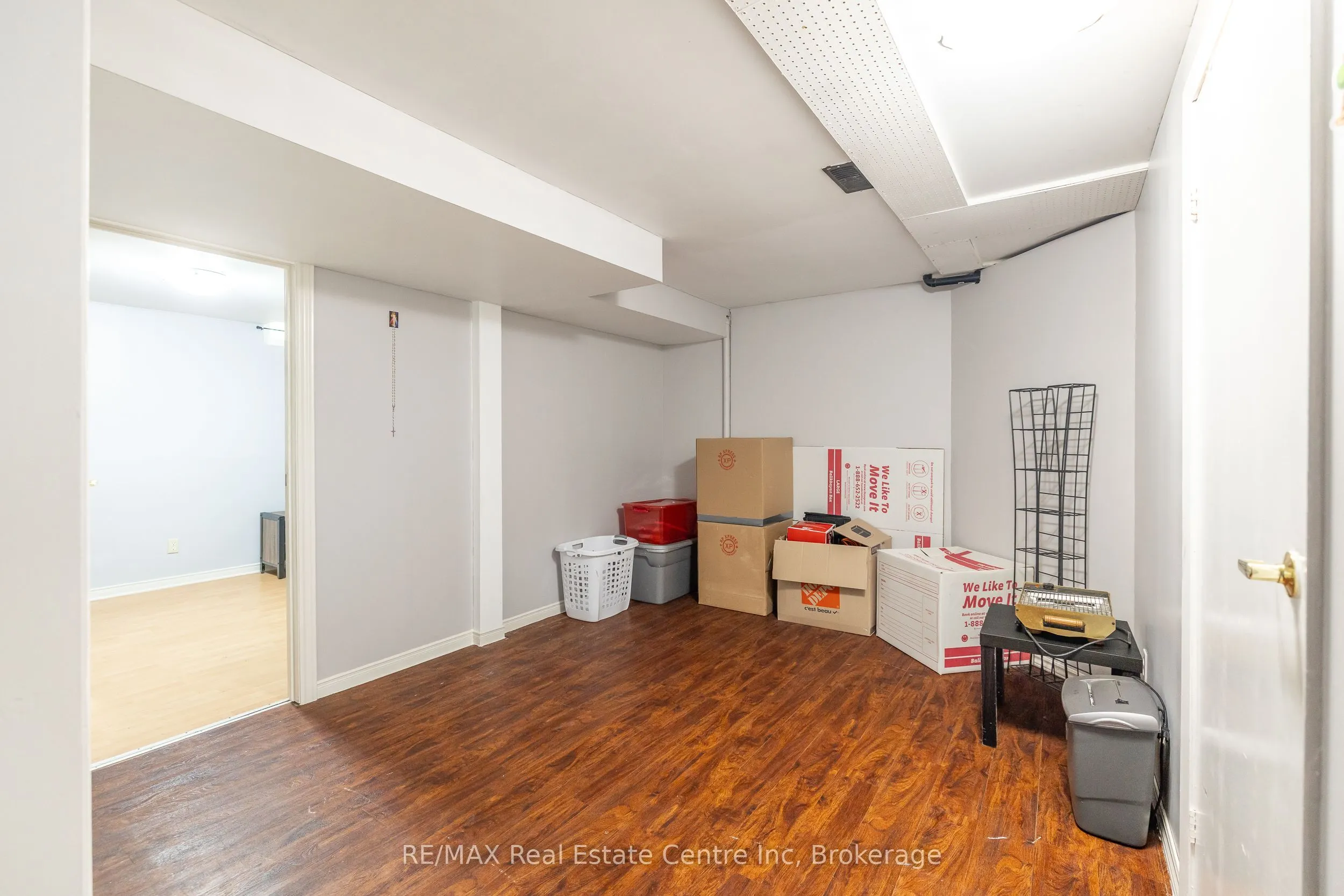 129 Victoria Road N, #74