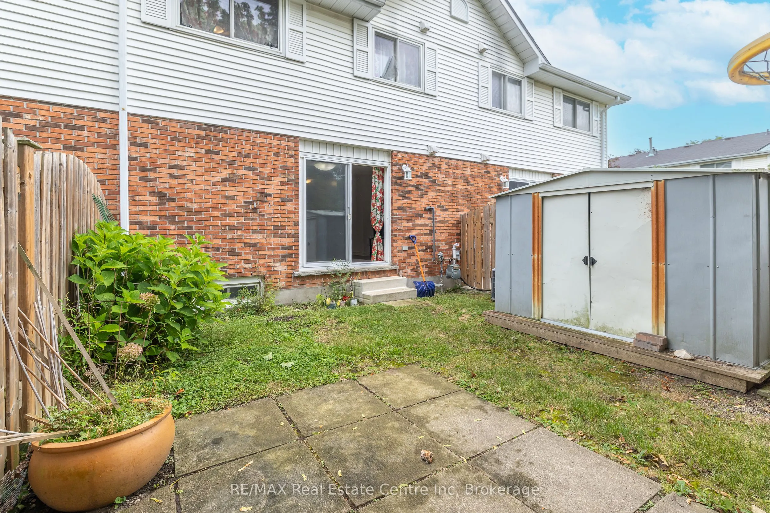 129 Victoria Road N, #74