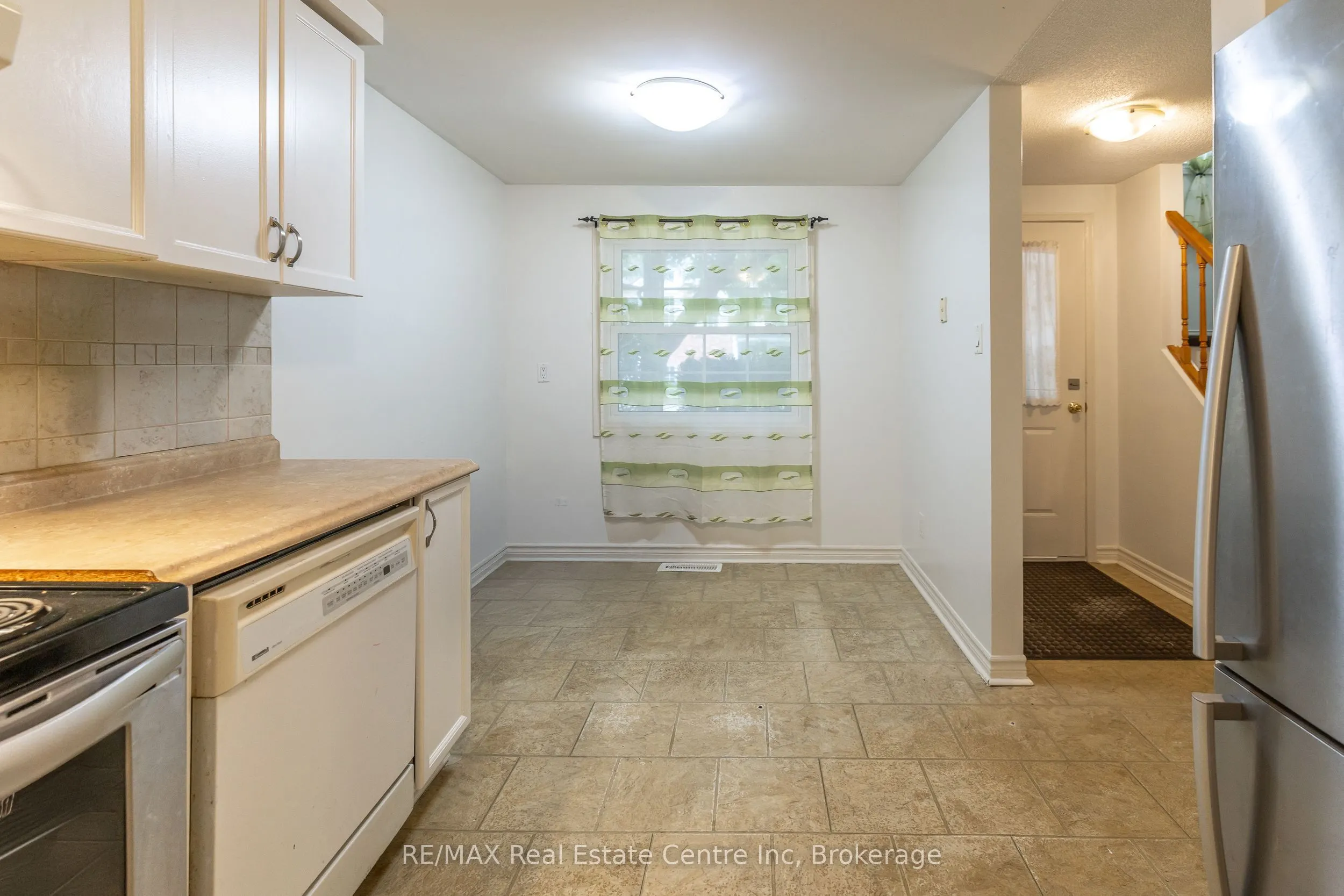 129 Victoria Road N, #74
