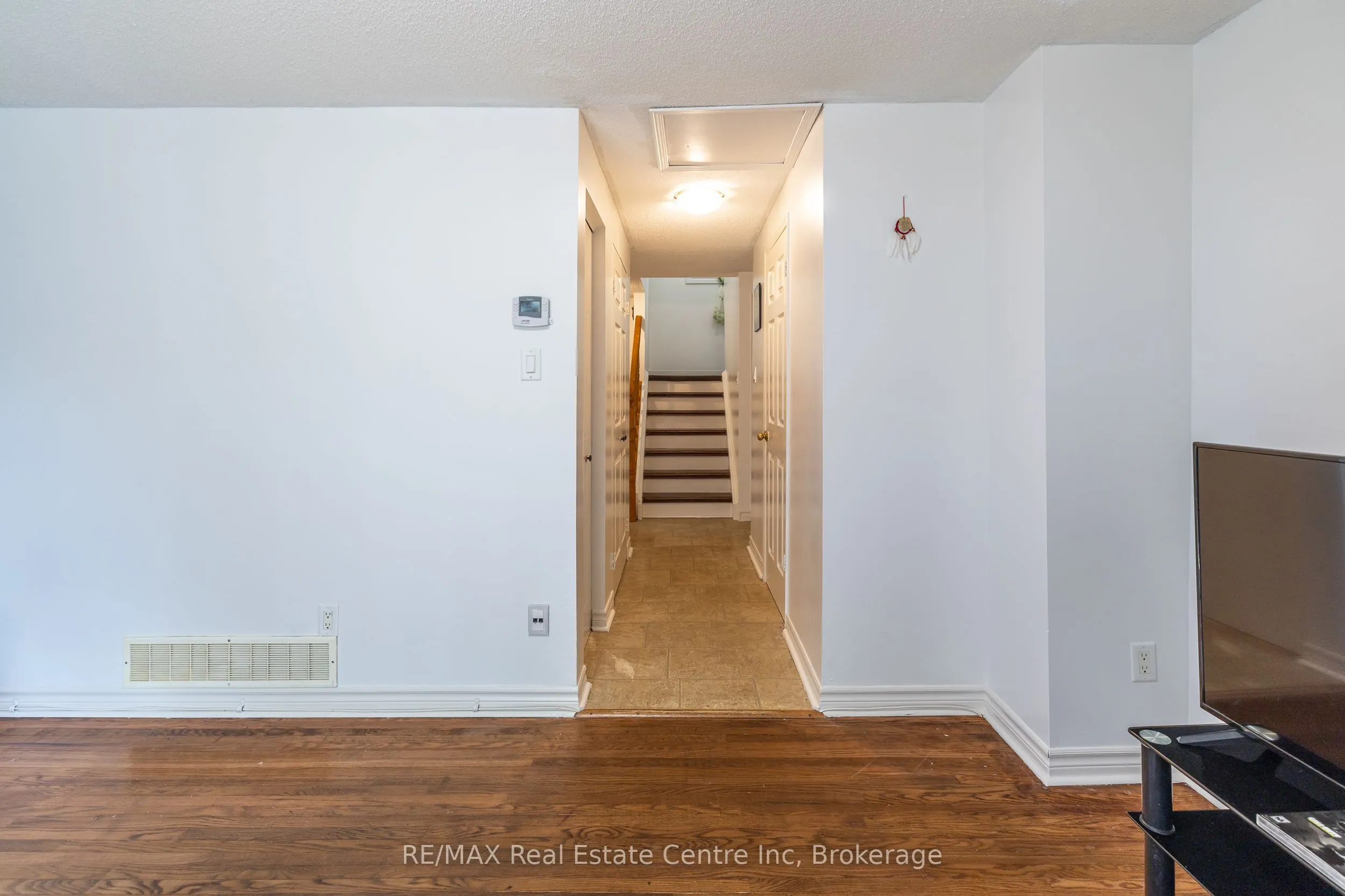 129 Victoria Road N, #74