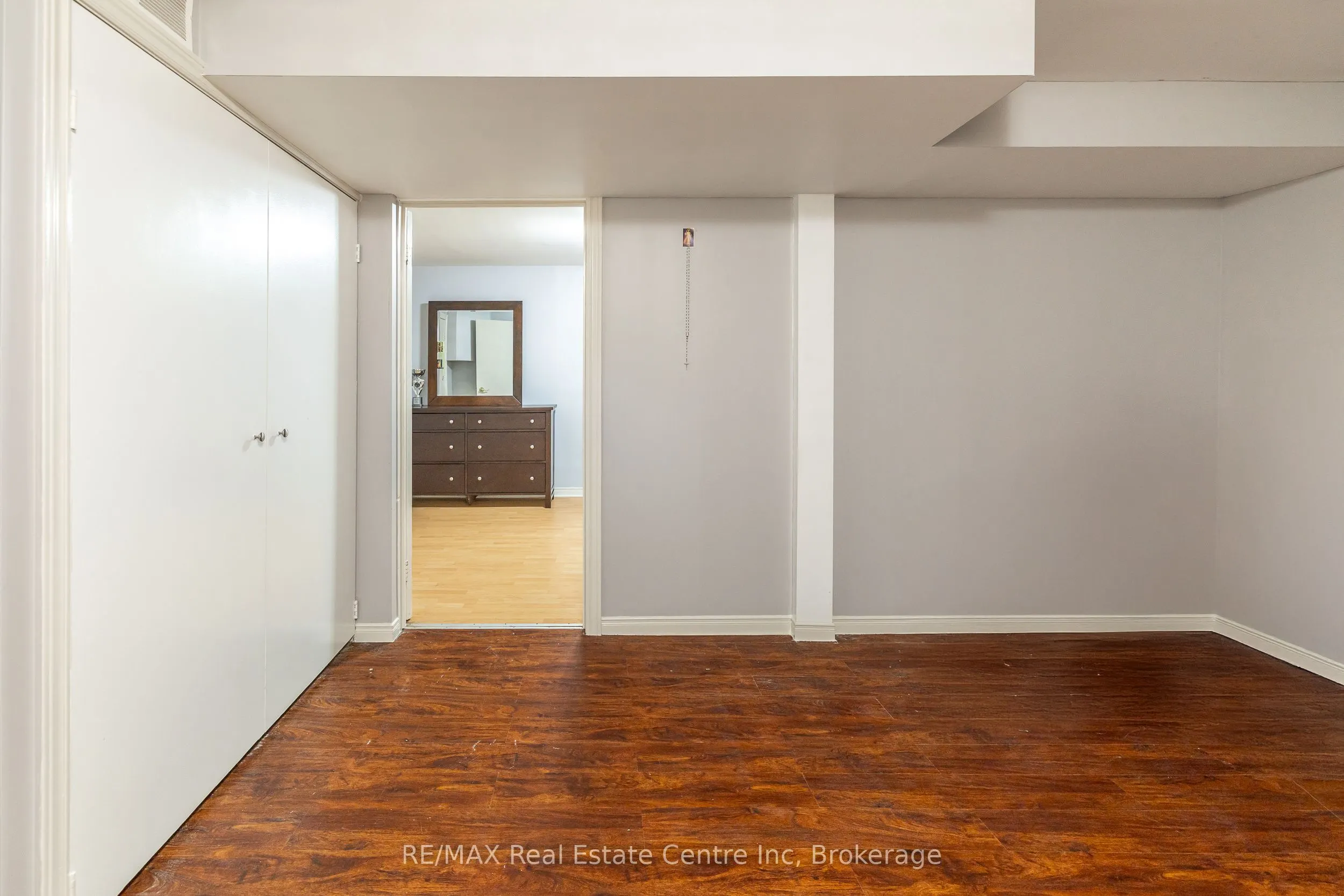 129 Victoria Road N, #74