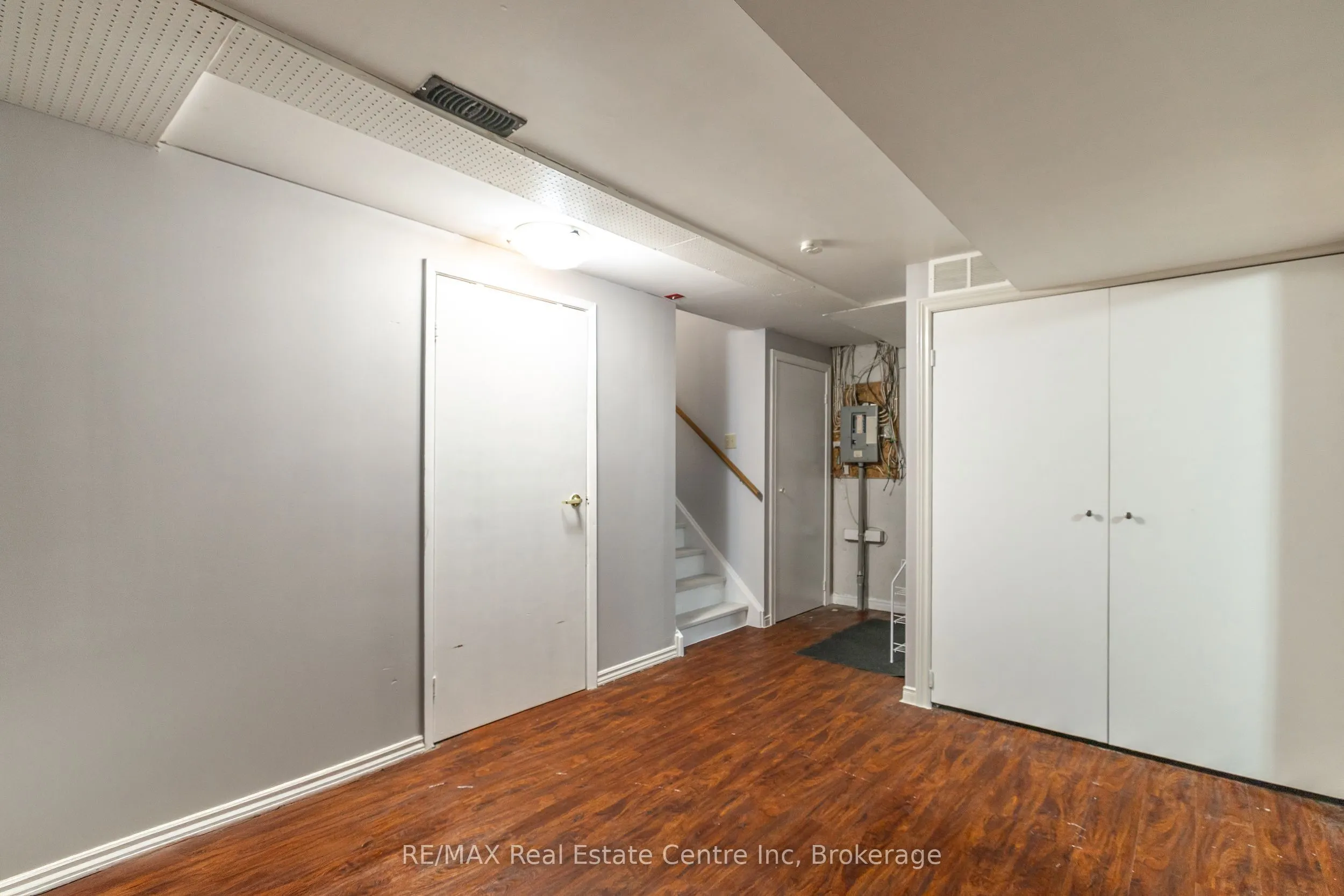 129 Victoria Road N, #74