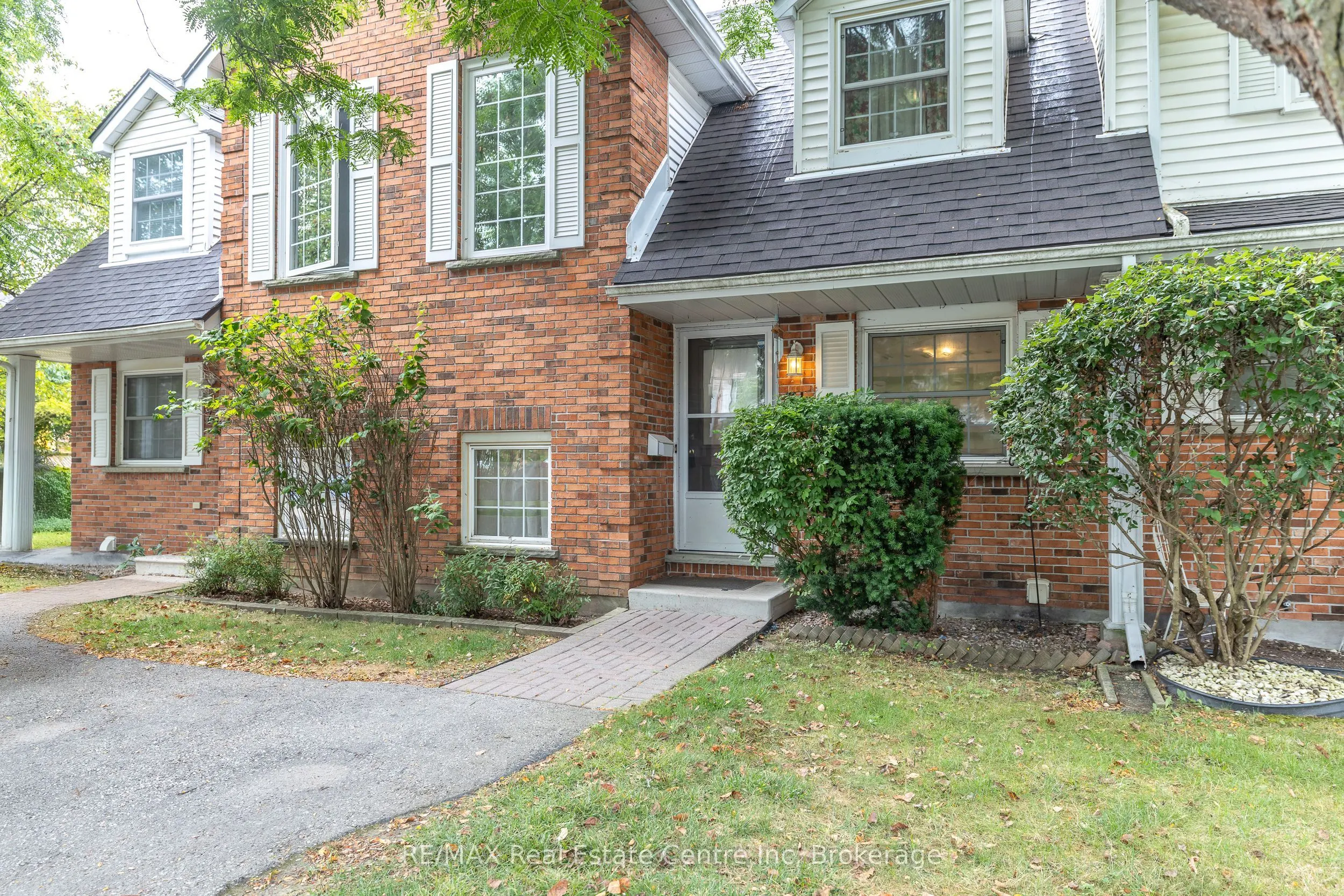 129 Victoria Road N, #74