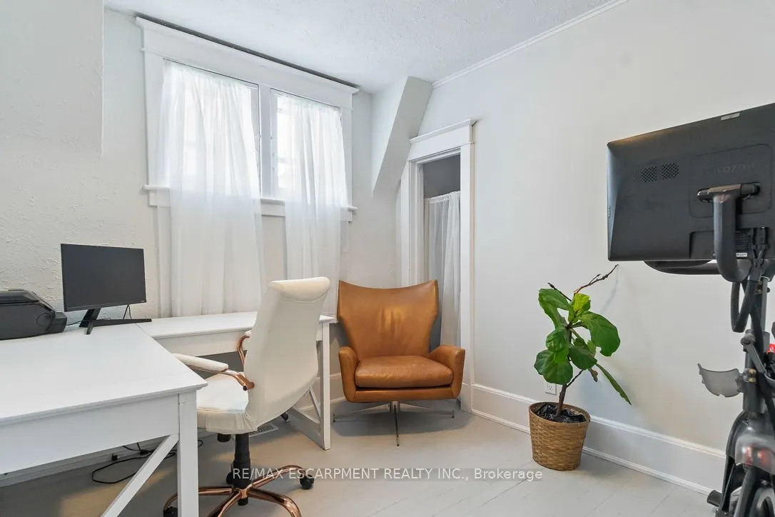4297 East Avenue, #1