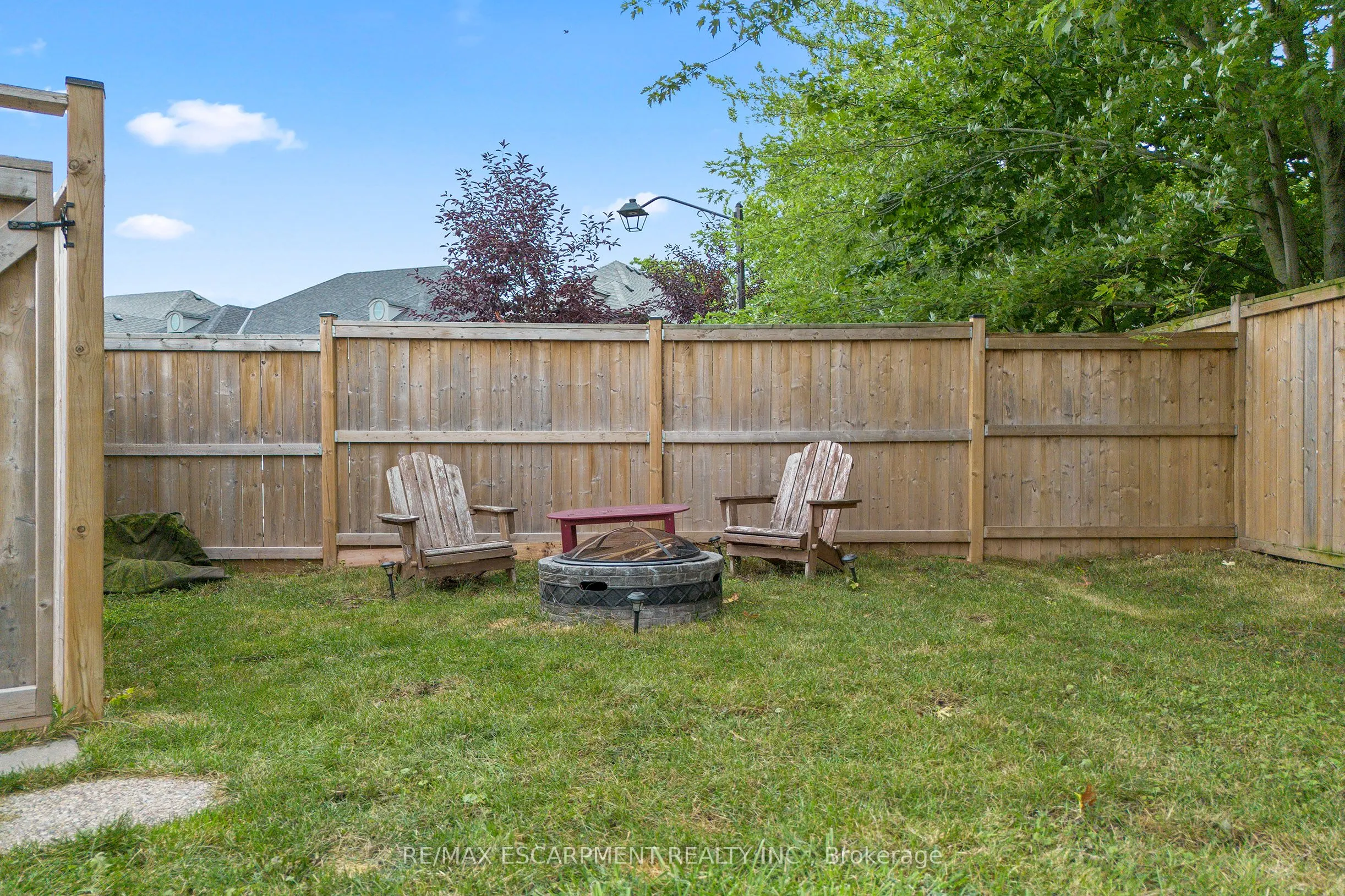 4297 East Avenue, #1