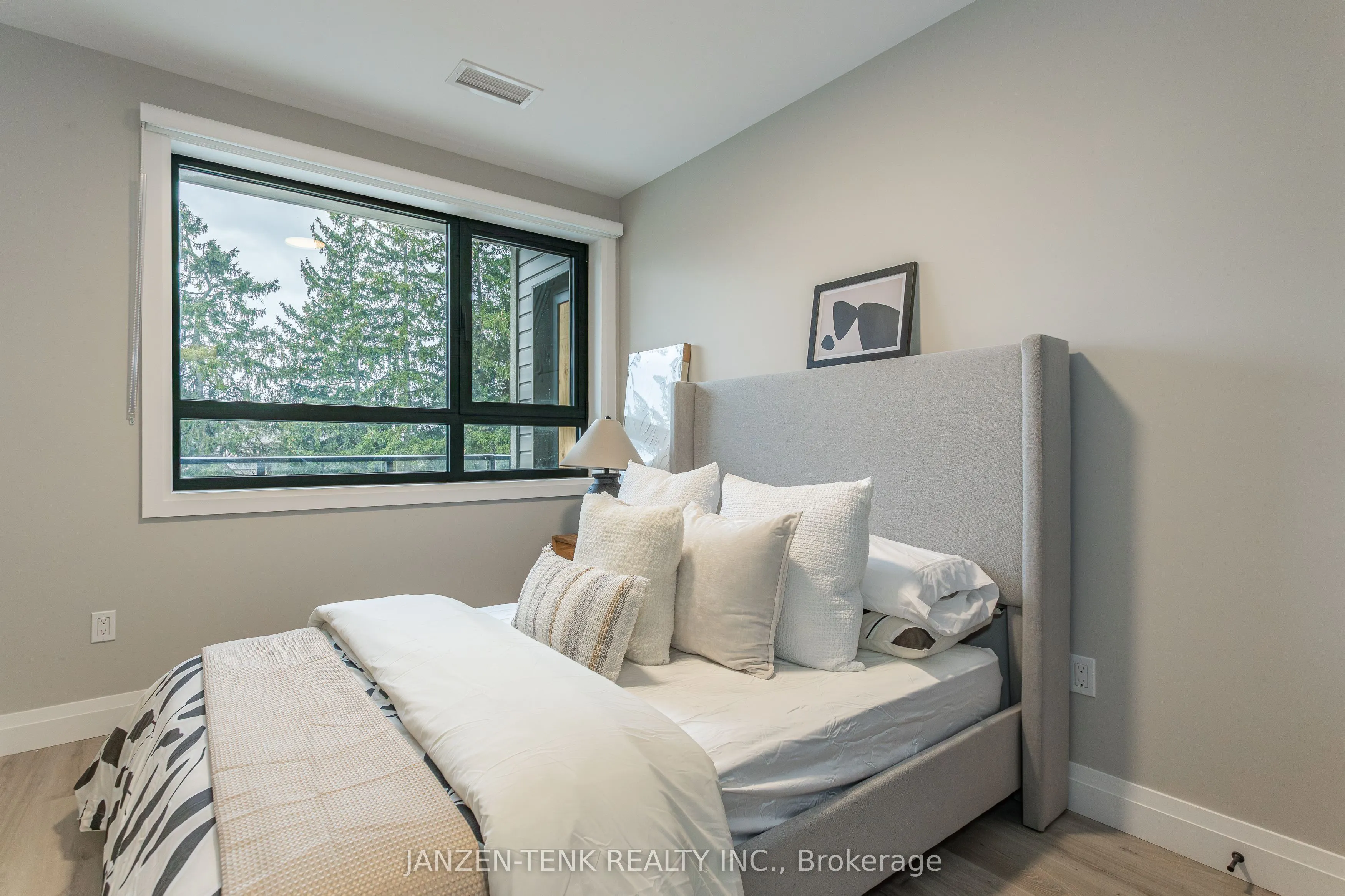 1150 Fanshawe Park Road E, #302
