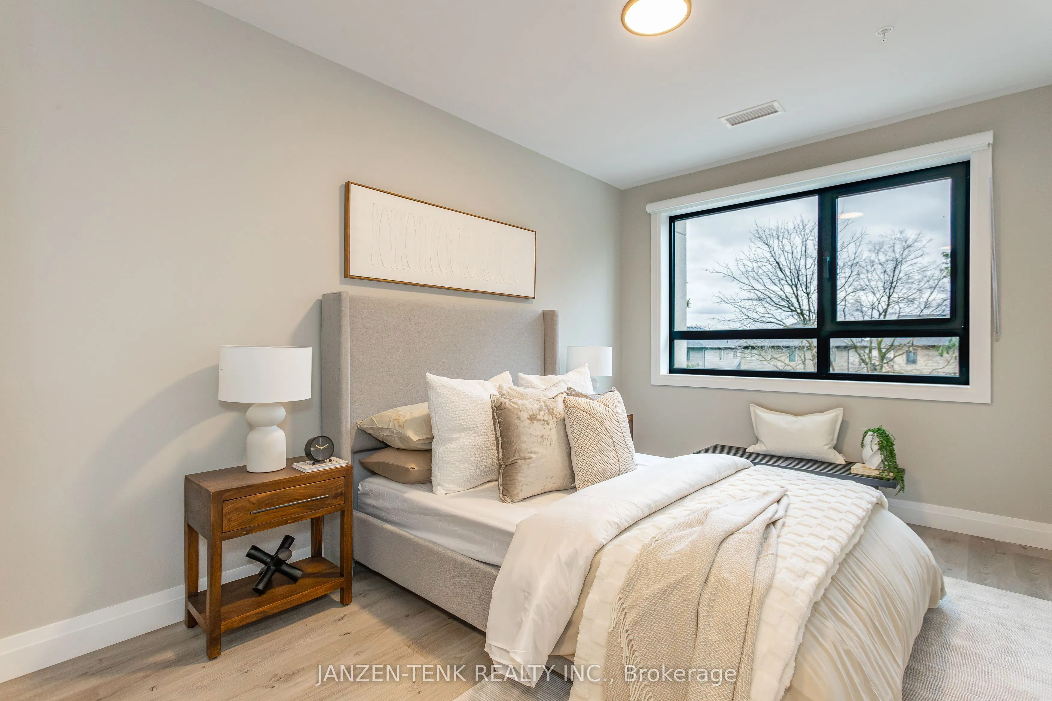1150 Fanshawe Park Road E, #302