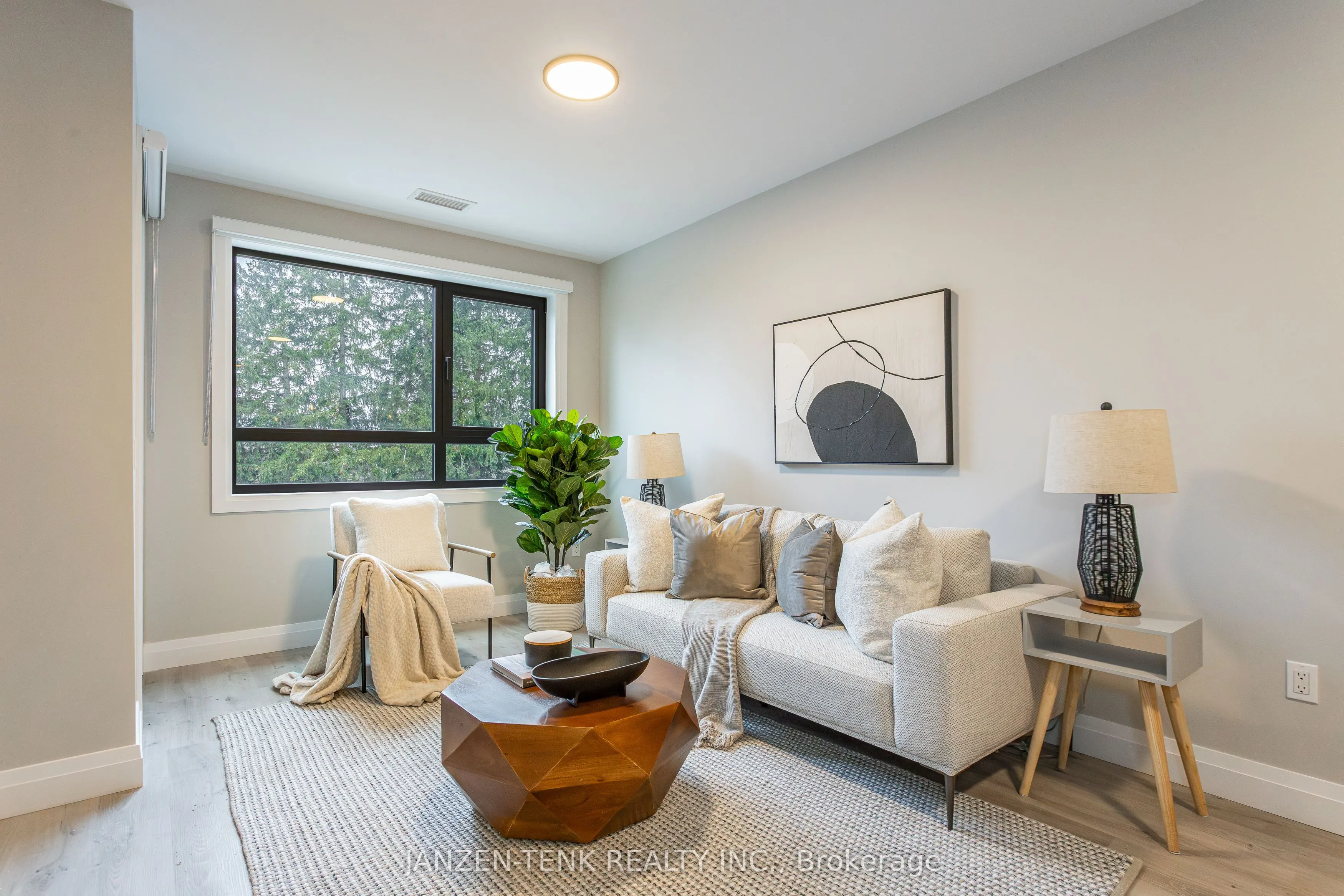 1150 Fanshawe Park Road E, #302