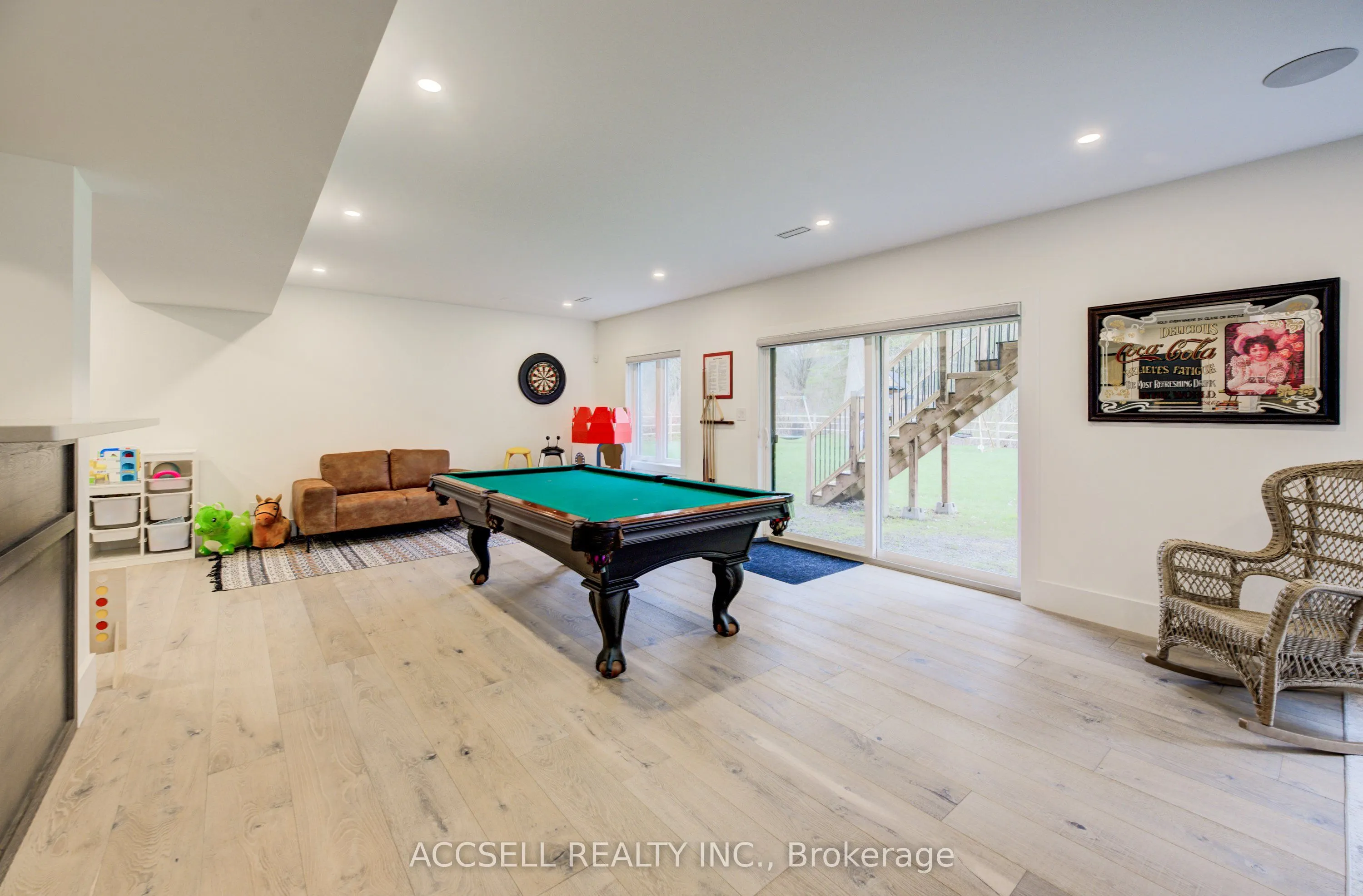 1095 Mineral Springs Road