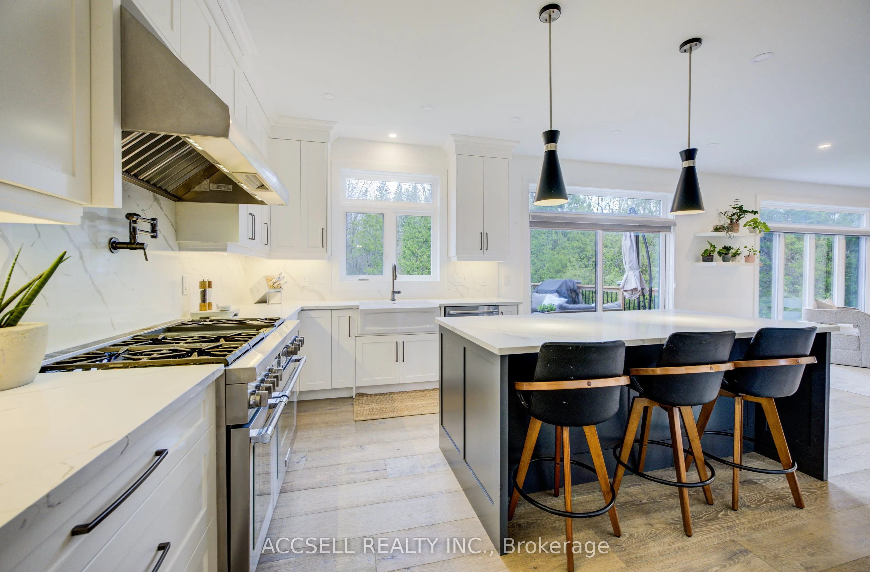 1095 Mineral Springs Road