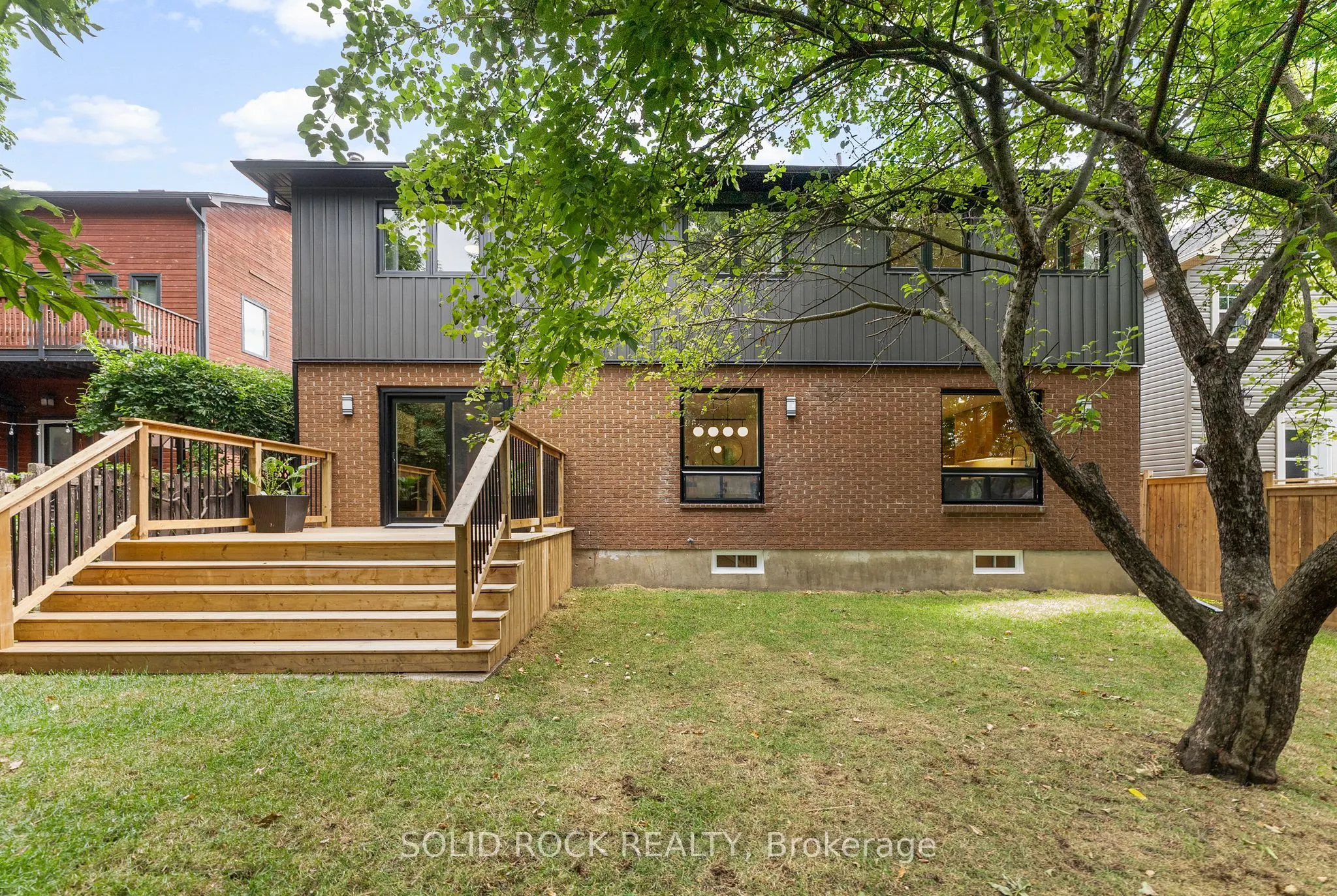 210 Carleton Avenue