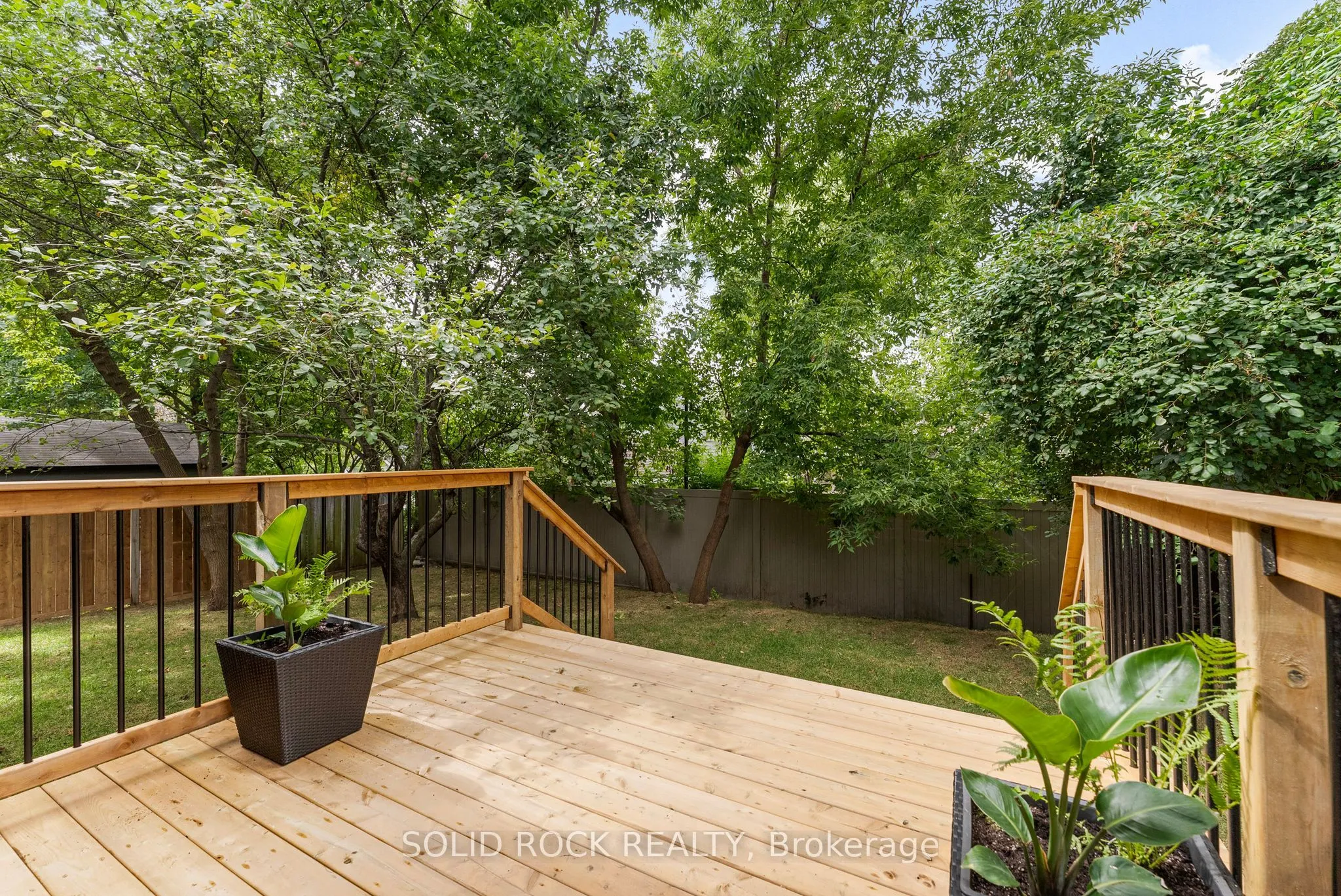 210 Carleton Avenue