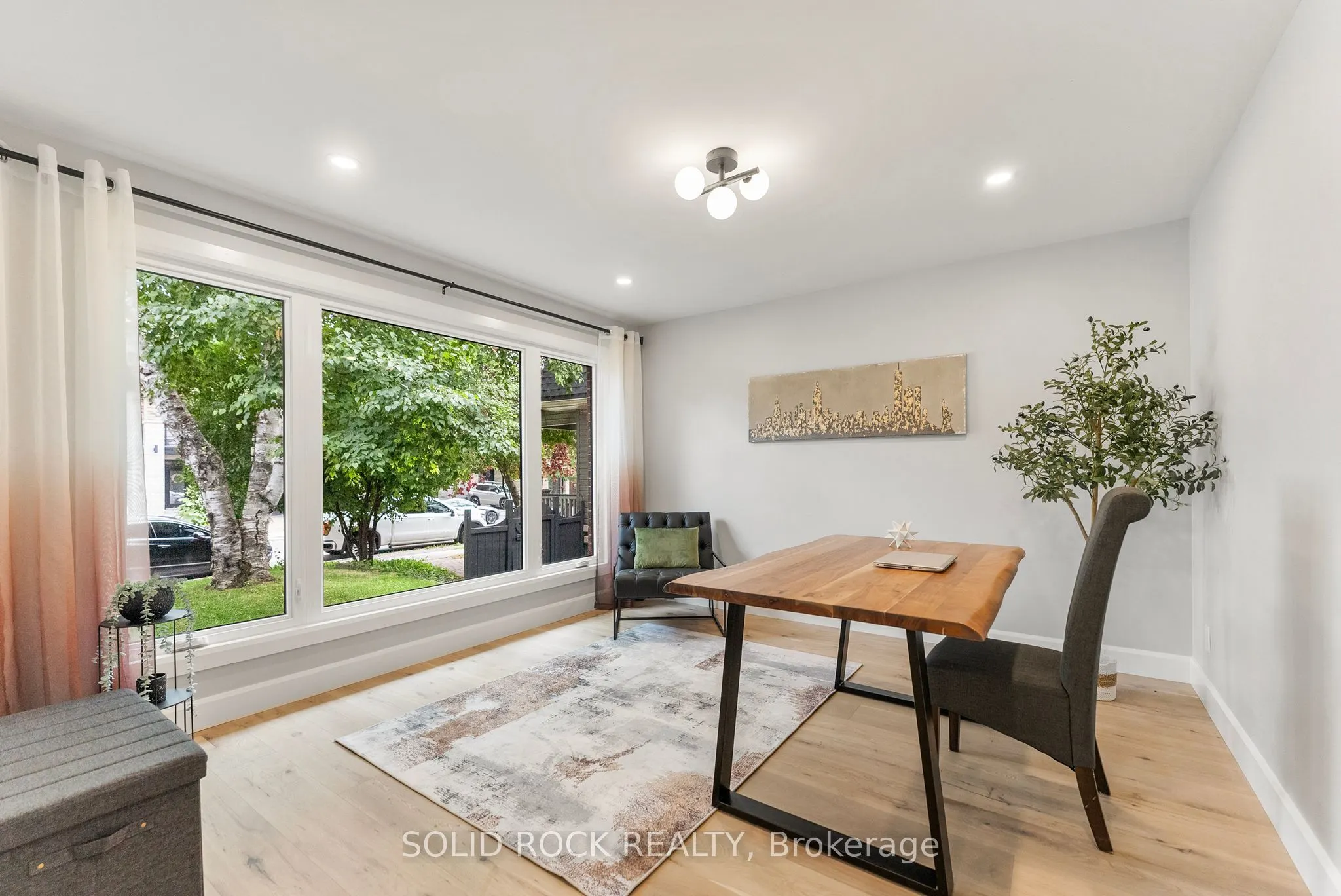 210 Carleton Avenue