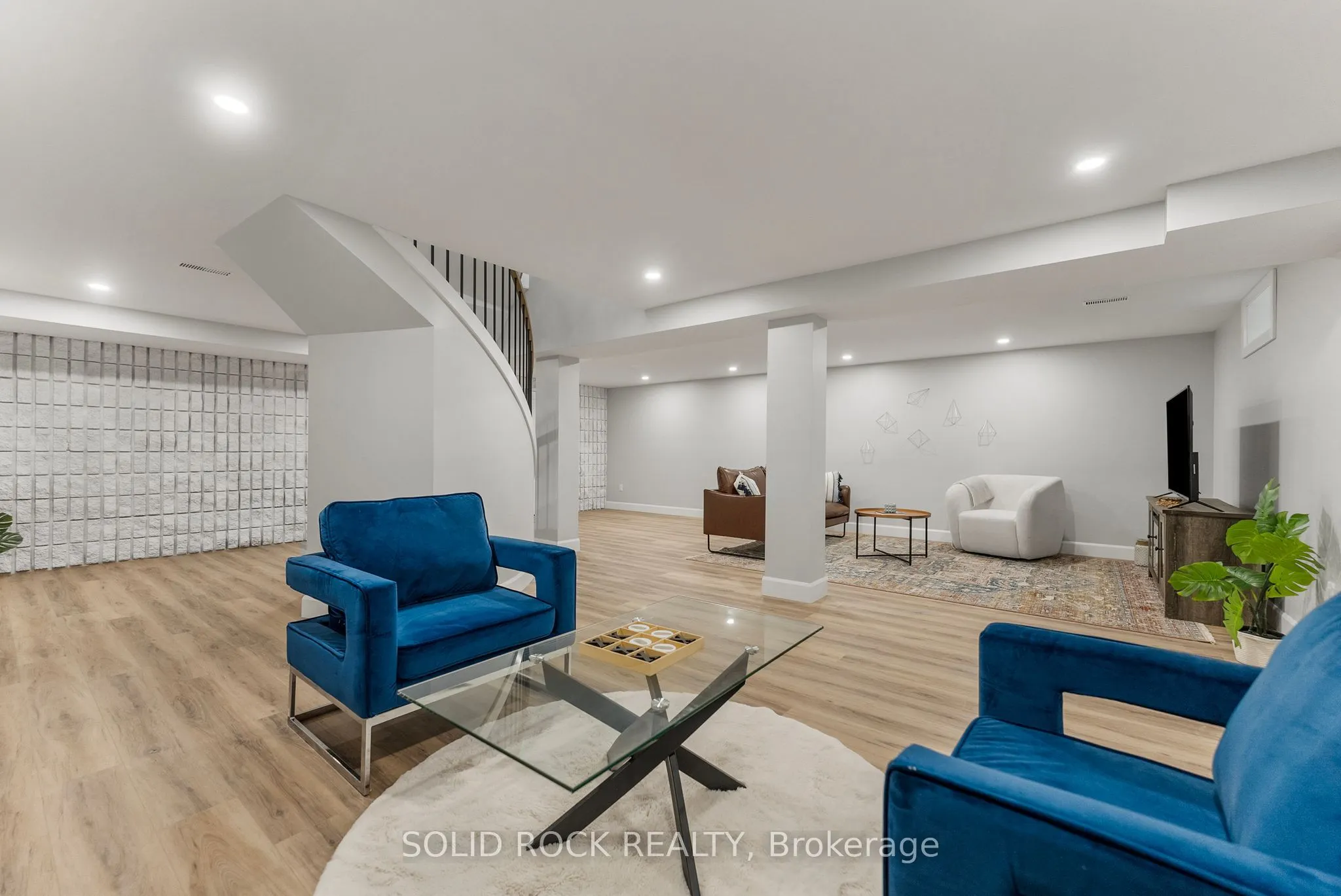 210 Carleton Avenue