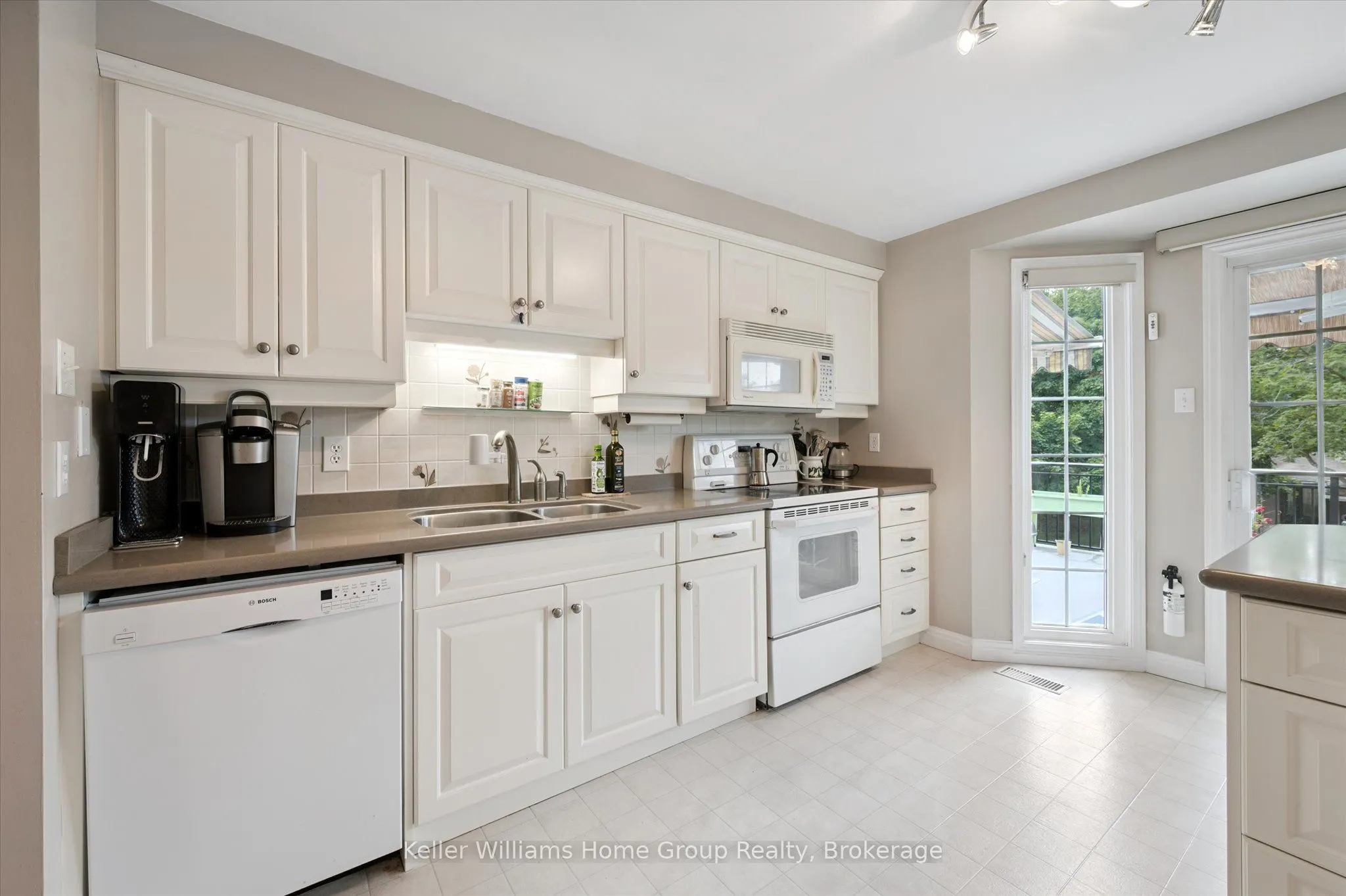 106 Woodlawn Road E, #4