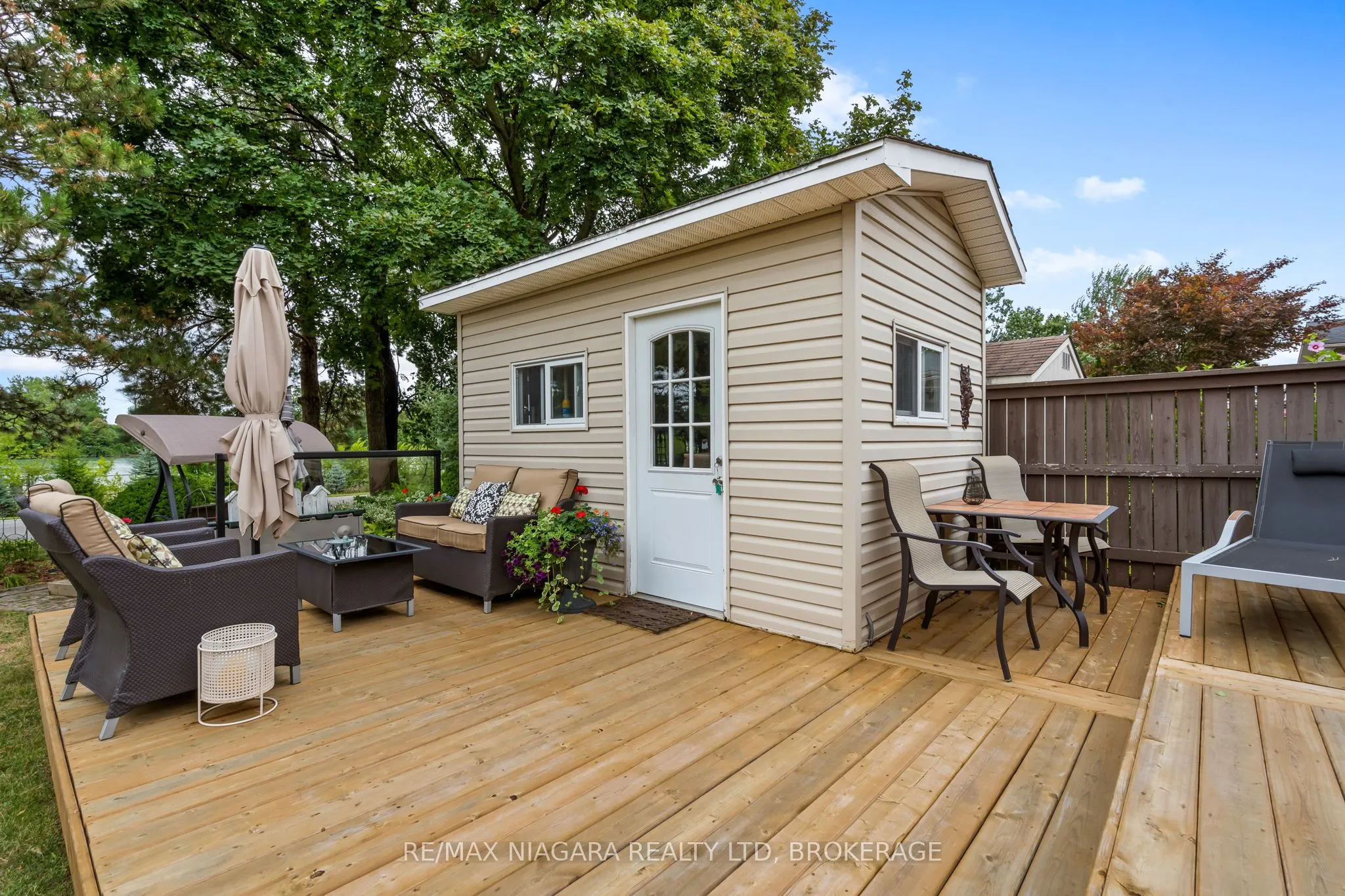 44 Lockview Crescent