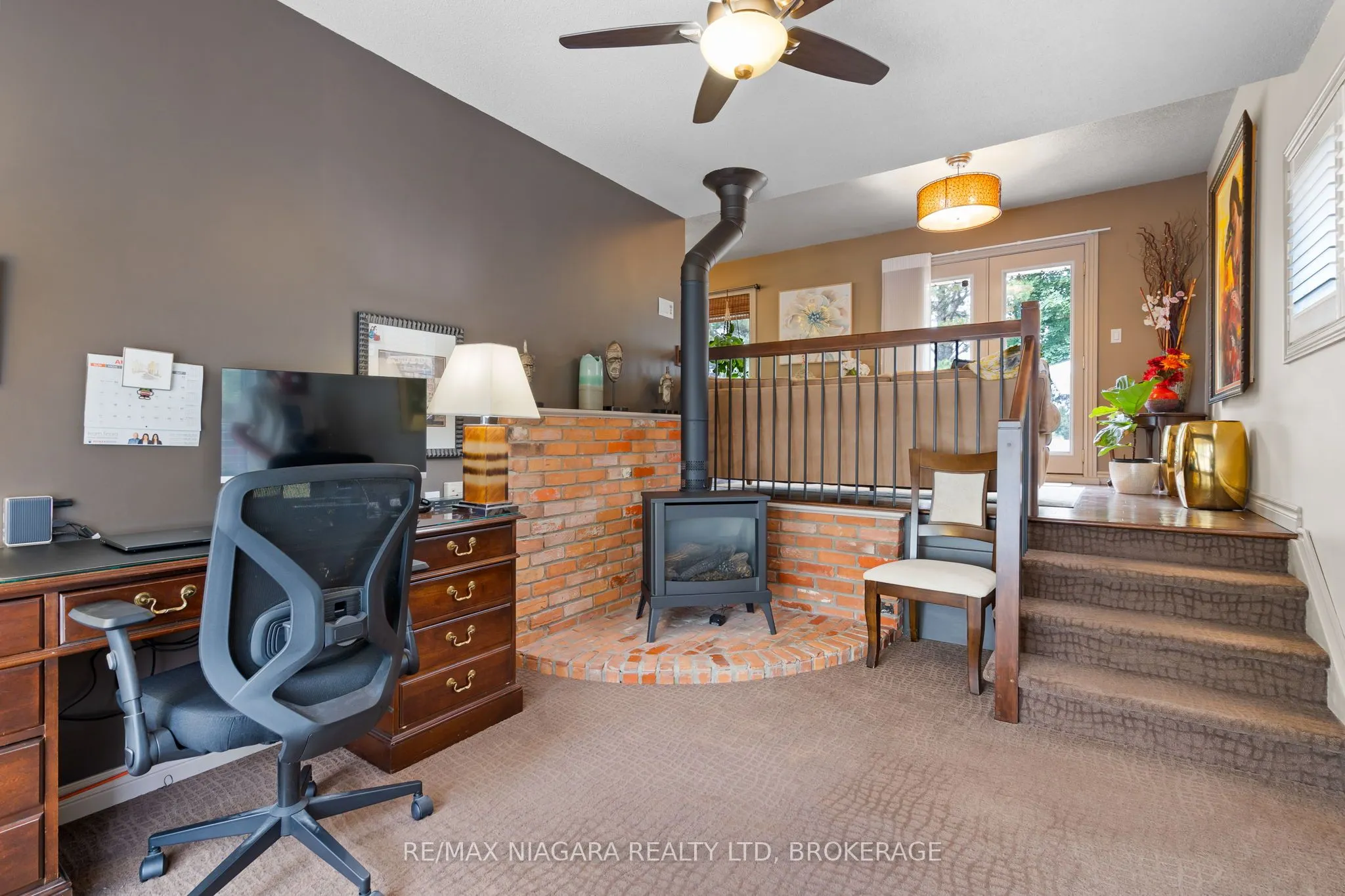 44 Lockview Crescent