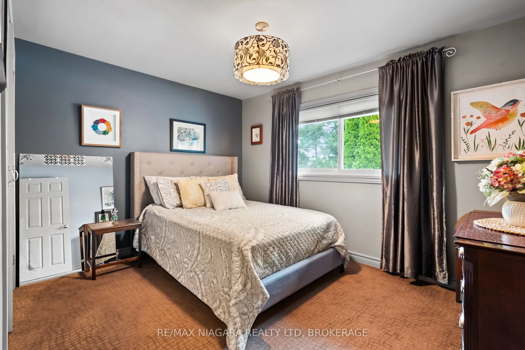 44 Lockview Crescent